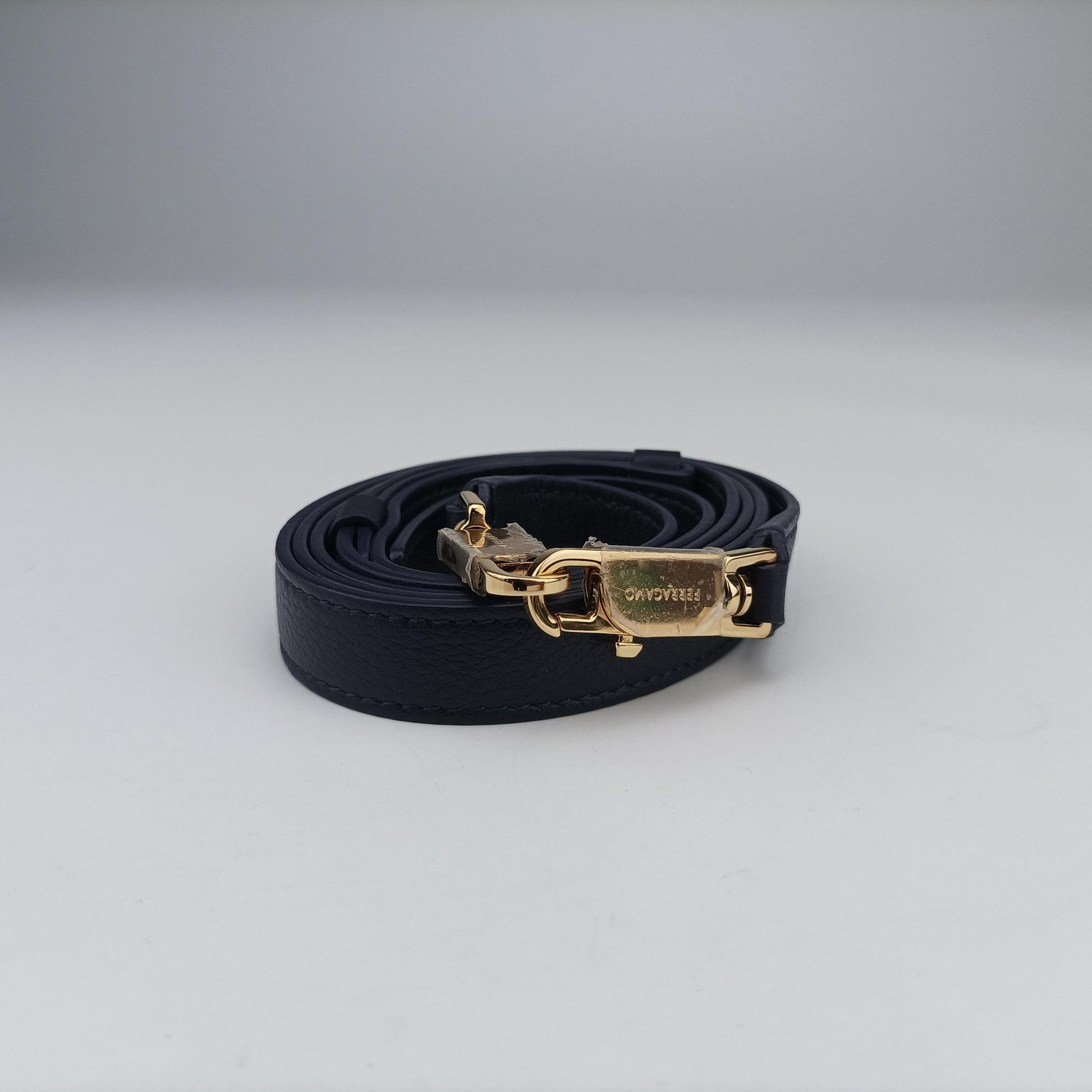 hug Navy leather AU-21/5921ハグ ネイビー レザー AU-21/5921