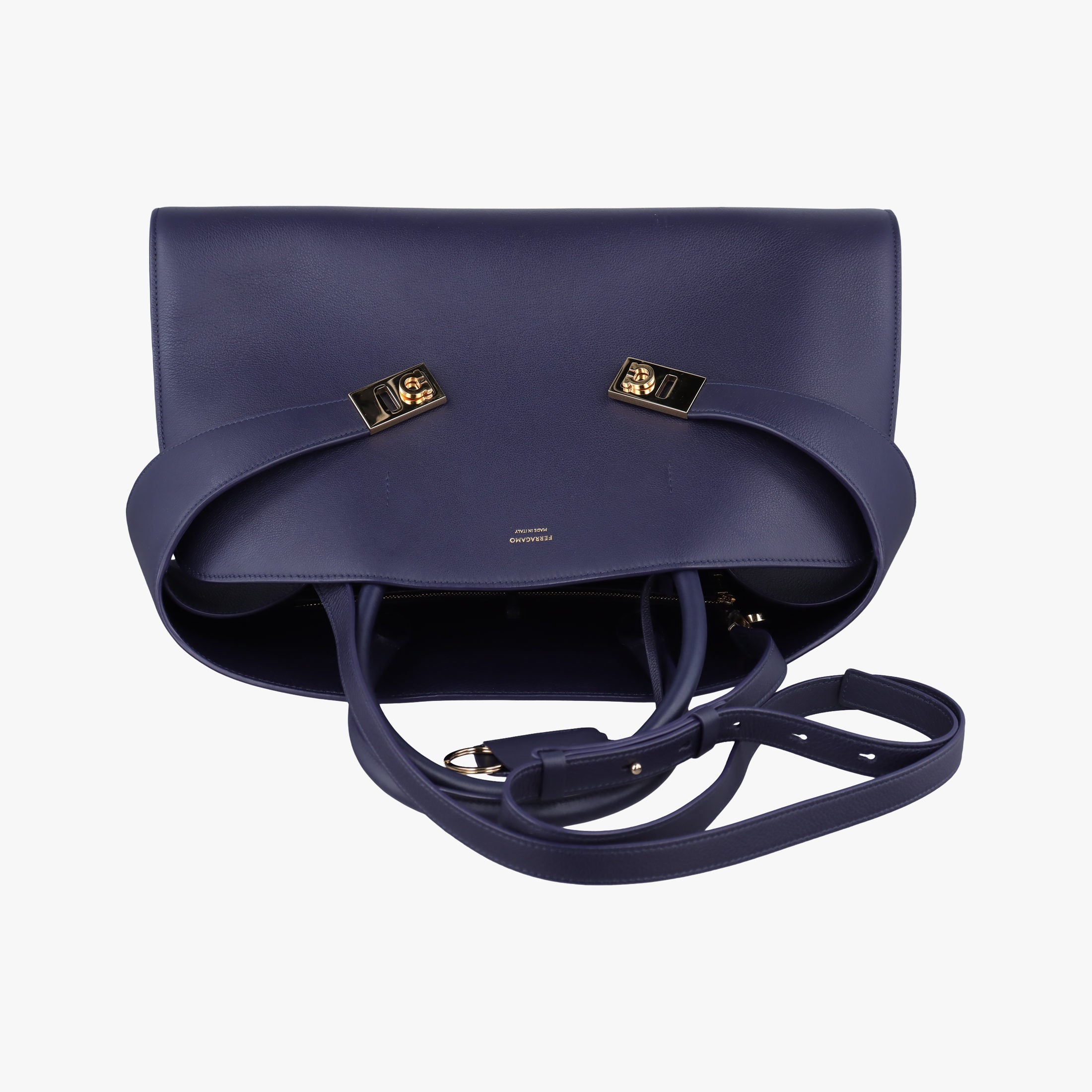 hug Navy leather AU-21/5921ハグ ネイビー レザー AU-21/5921