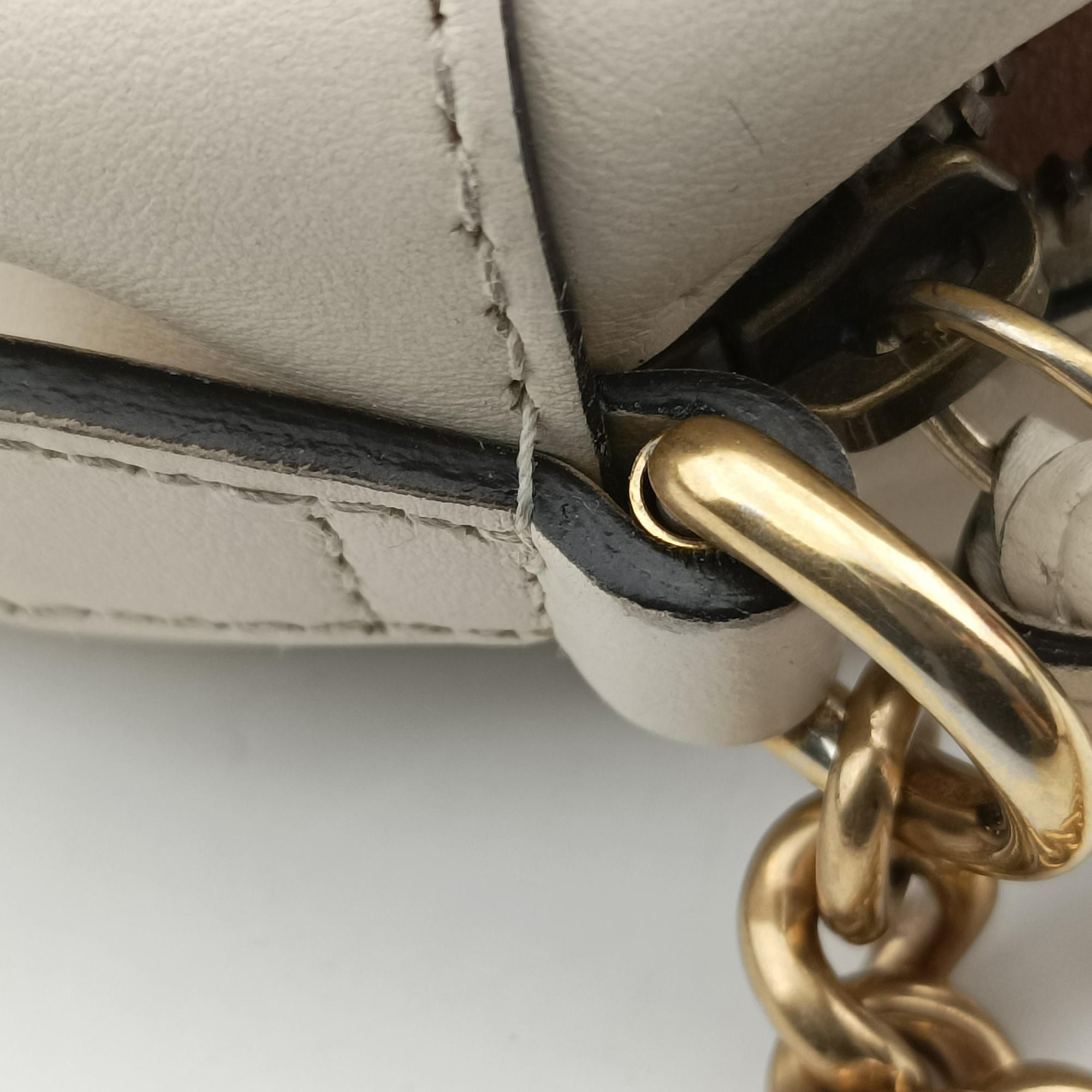 GG Marmont White Leather 447632 A029700467GGマーモント ホワイト レザー 447632 A029700467