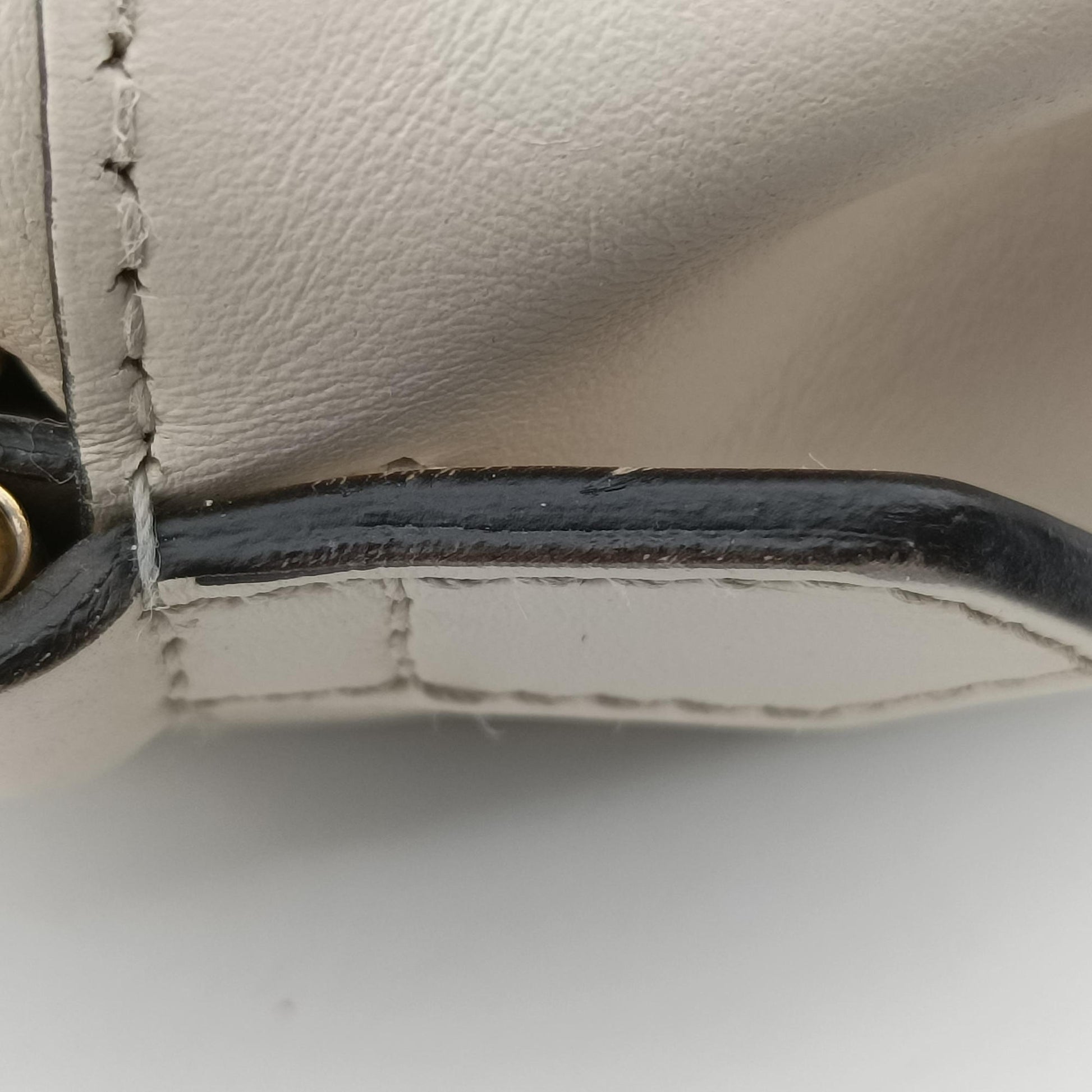 GG Marmont White Leather 447632 A029700467GGマーモント ホワイト レザー 447632 A029700467