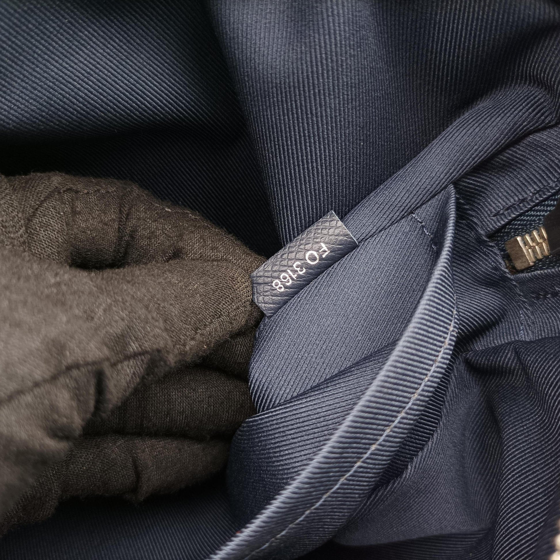 Outdoor Messenger PM Navy Taiga M33437 FO3168アウトドア メッセンジャー PM ネービー タイガ M33437 FO3168