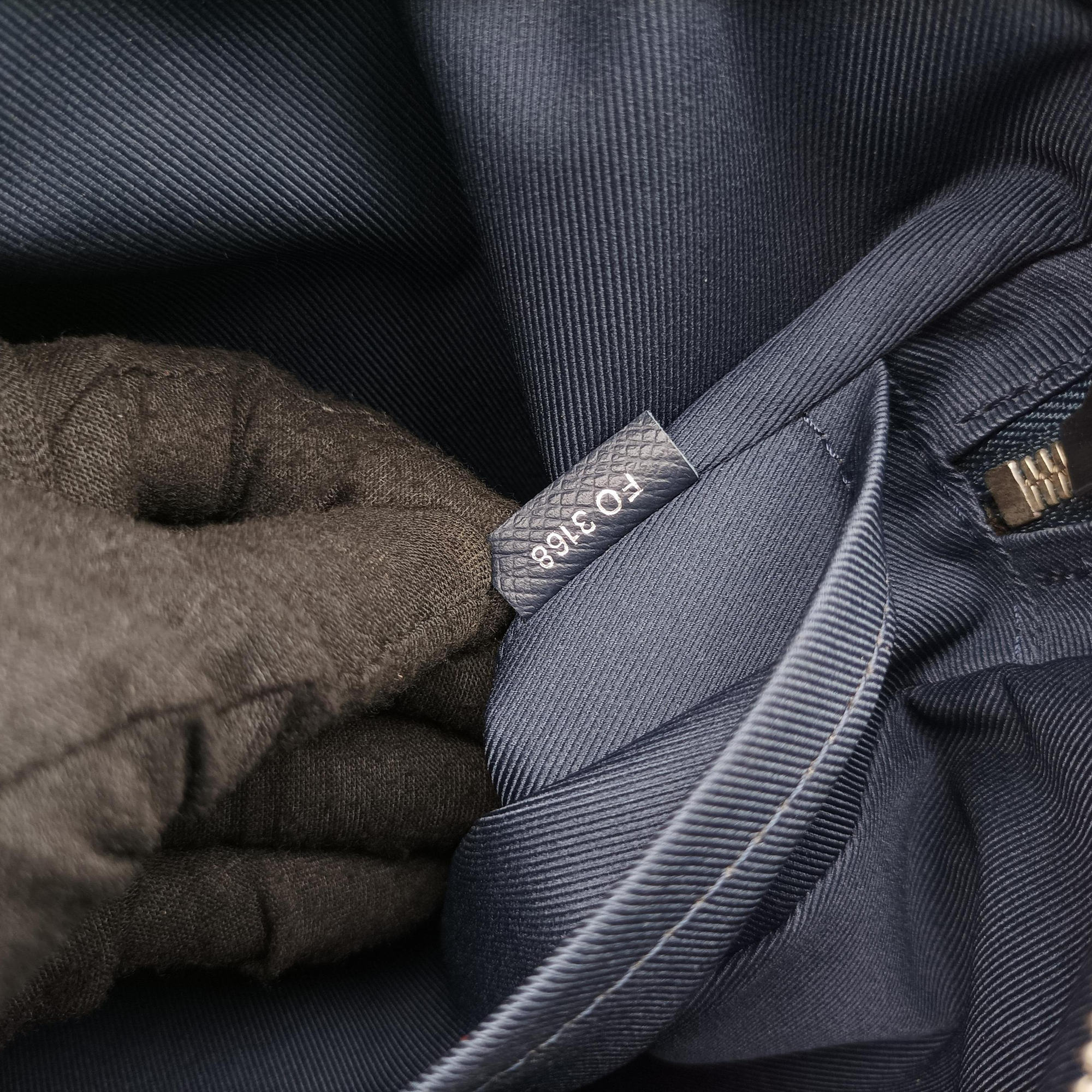 Outdoor Messenger PM Navy Taiga M33437 FO3168アウトドア メッセンジャー PM ネービー タイガ M33437 FO3168
