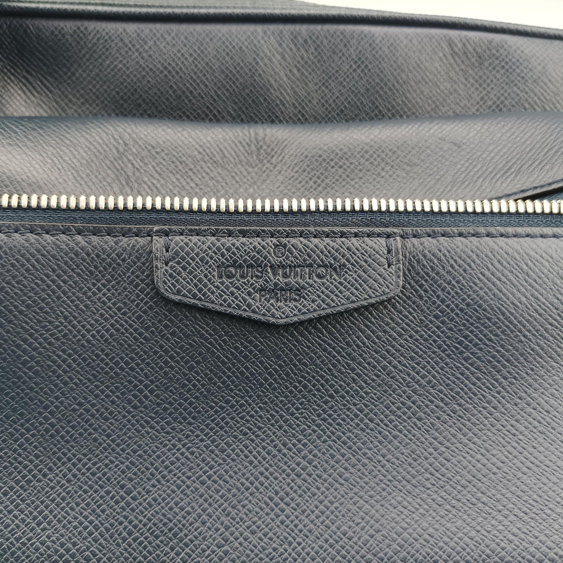 Outdoor Messenger PM Navy Taiga M33437 FO3168アウトドア メッセンジャー PM ネービー タイガ M33437 FO3168