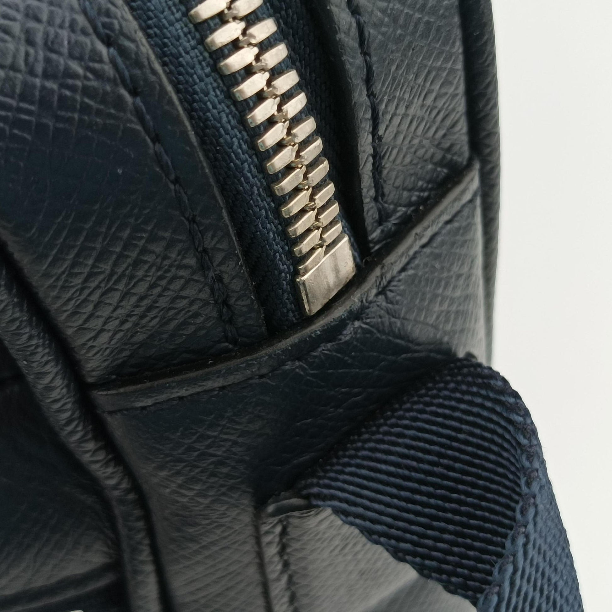 Outdoor Messenger PM Navy Taiga M33437 FO3168アウトドア メッセンジャー PM ネービー タイガ M33437 FO3168