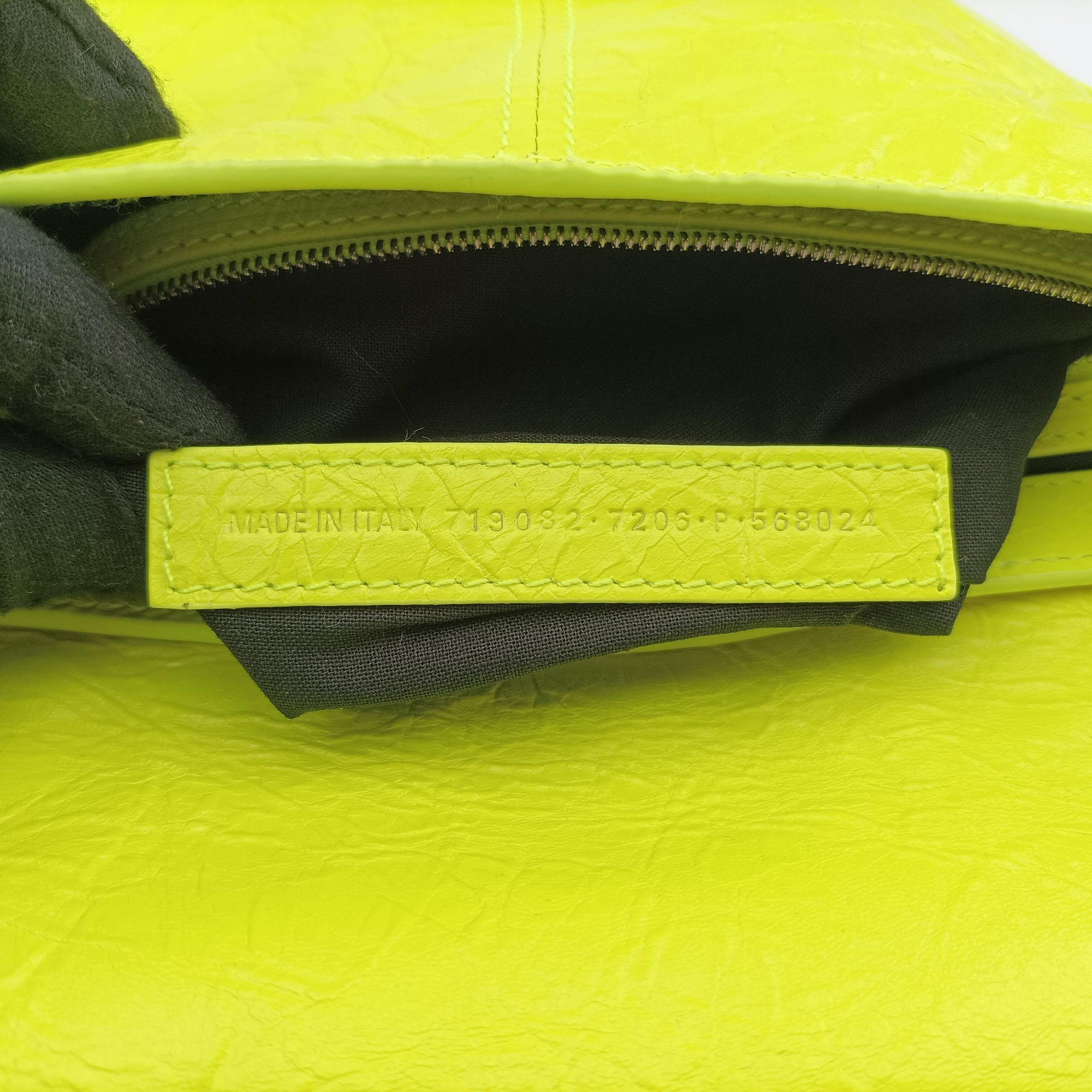 Le Cagole Neon Yellow  lambskin 719082.7206.P.568024ルカゴール ネオンイエロー ラムスキン 719082.7206.P.568024