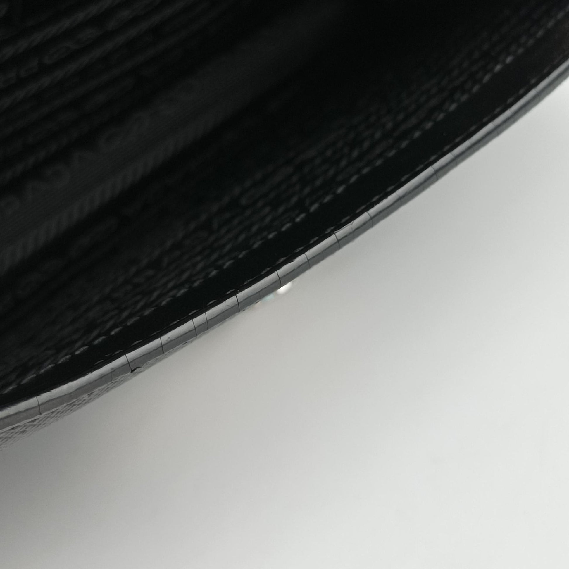 Sound Lock Black SAFFIANO Leather 1BD034 127サウンド ロック ブラック サフィアーノレザー 1BD034 127