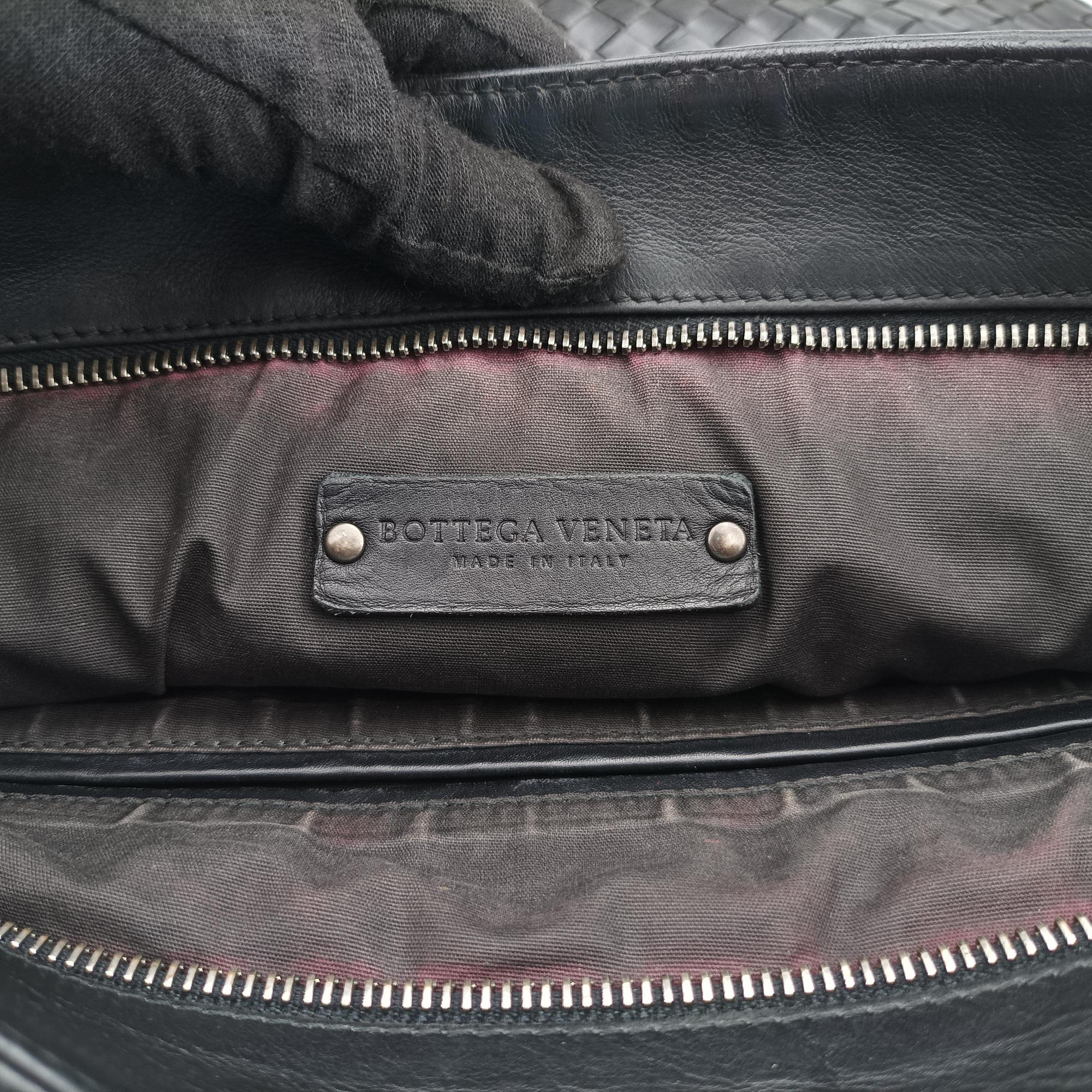 Intrecciato Black lambskin B02501996Fイントレチャート ブラック ラムスキン B02501996F