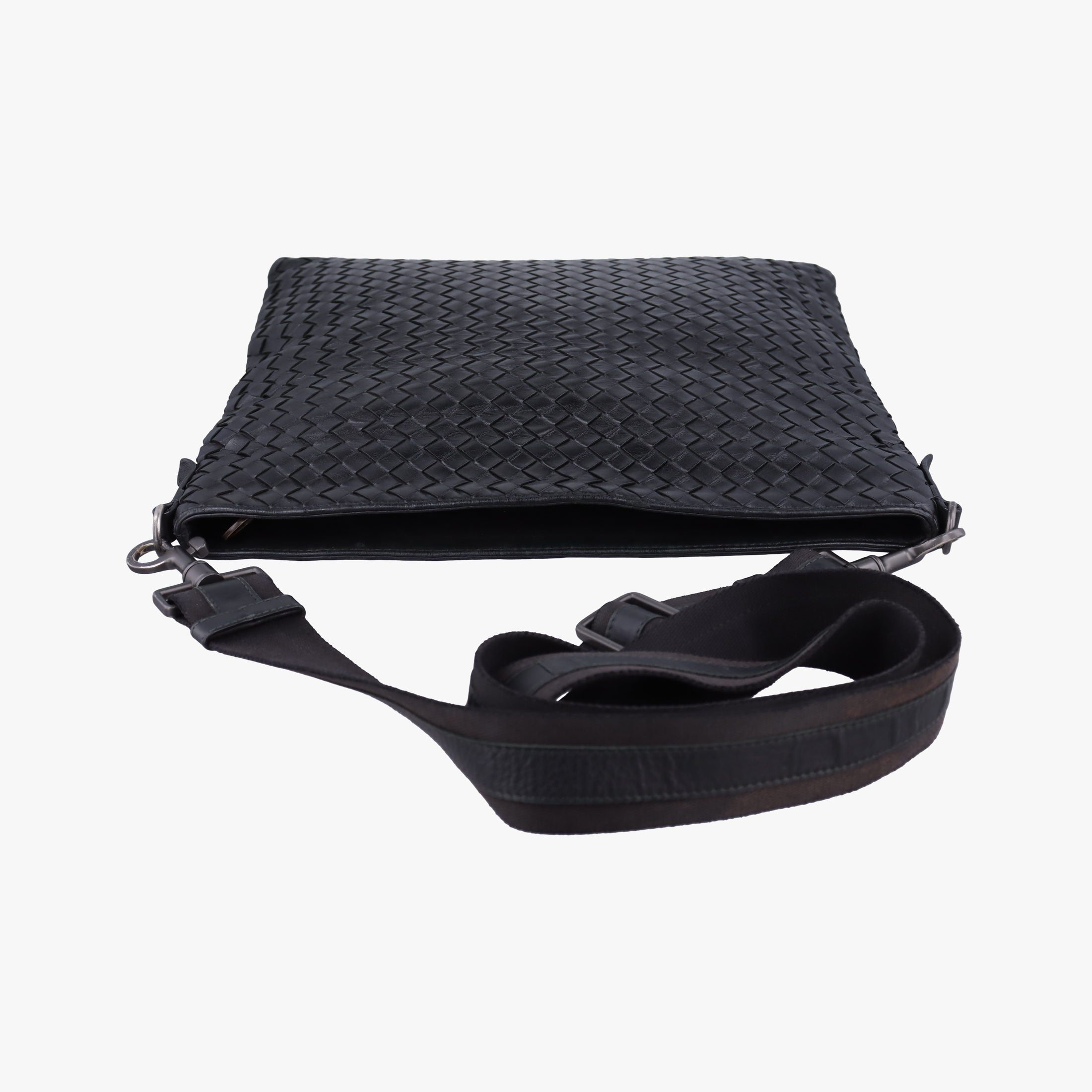 Intrecciato Black lambskin B02501996Fイントレチャート ブラック ラムスキン B02501996F
