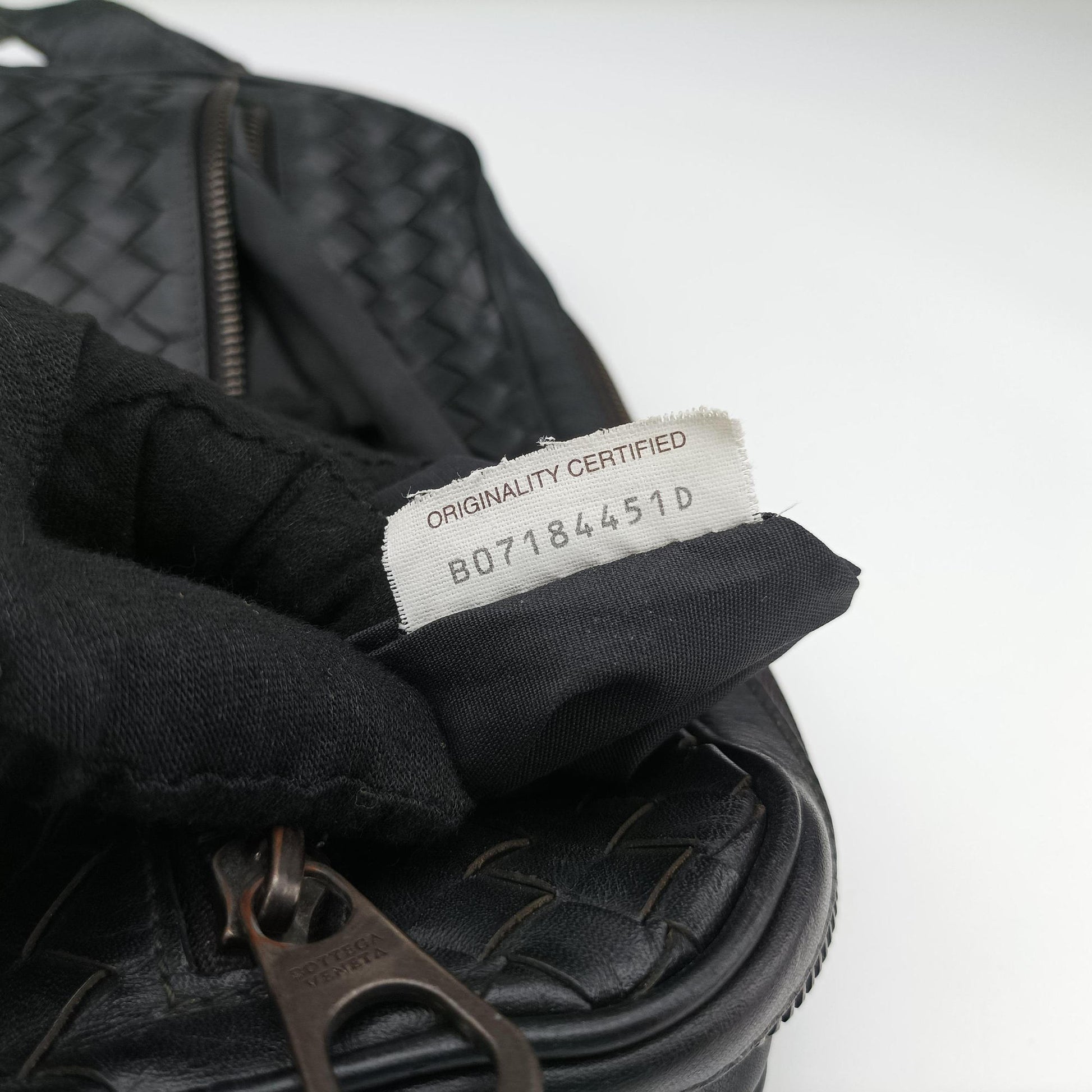 Intrecciato Black lambskin B07184451Dイントレチャート ブラック ラムスキン B07184451D