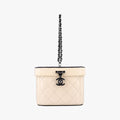 Vanity Matelasse Chain Handle White Patent Leather A91055 22340506バニティ マトラッセ チェーンハンドル ホワイト パテント A91055 22340506
