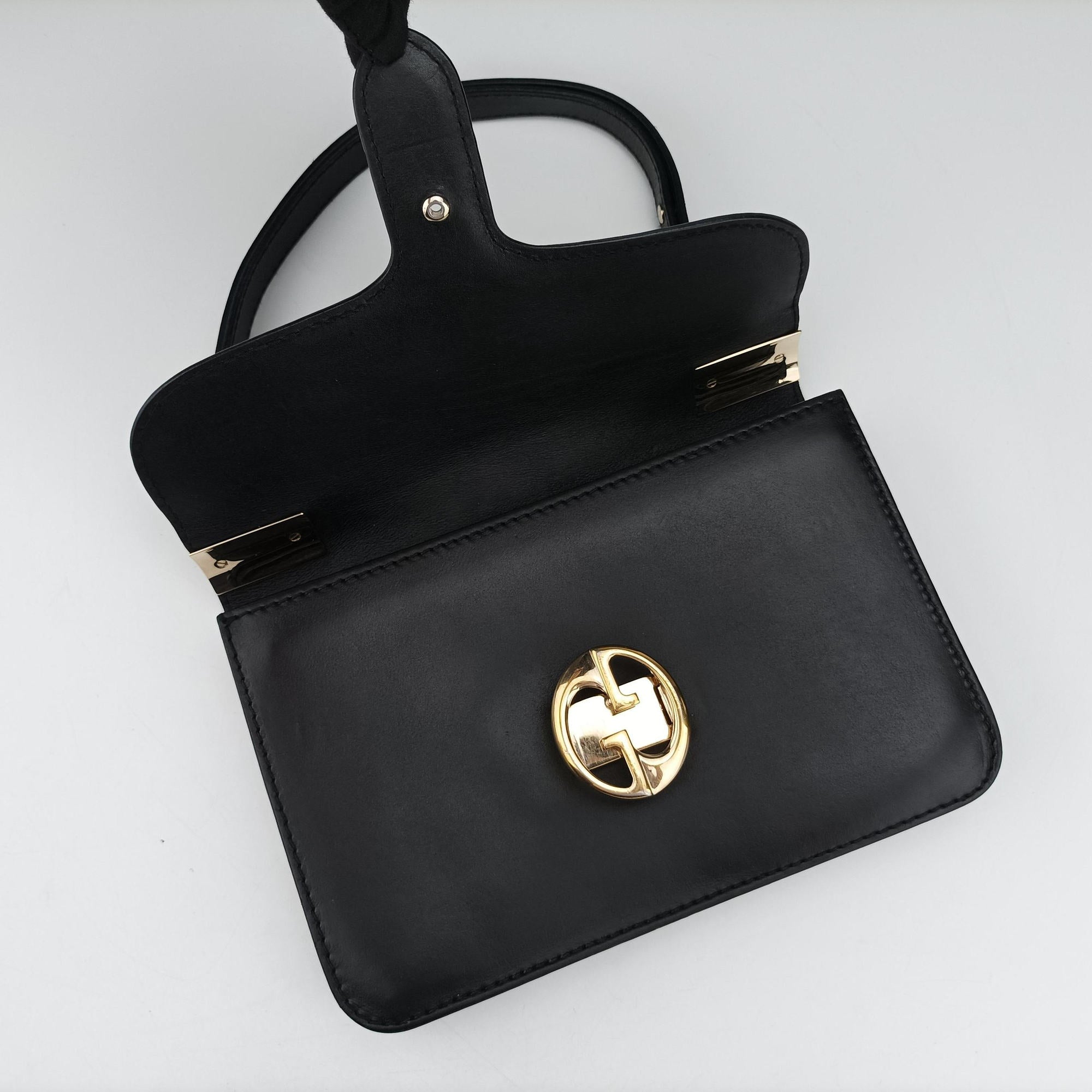 Interlocking 1973 Flap Black Leather 277522 E010257779インターロッキング 1973 フラップ ブラック レザー 277522 E010257779
