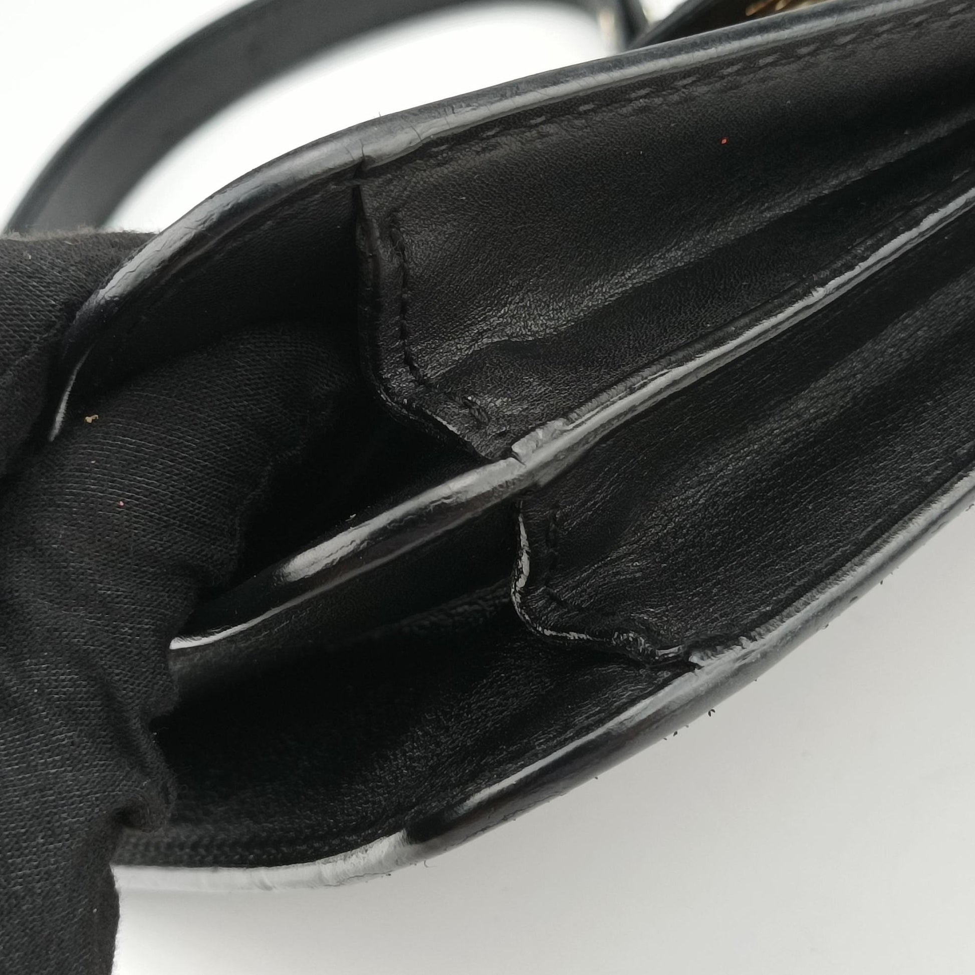 Interlocking 1973 Flap Black Leather 277522 E010257779インターロッキング 1973 フラップ ブラック レザー 277522 E010257779