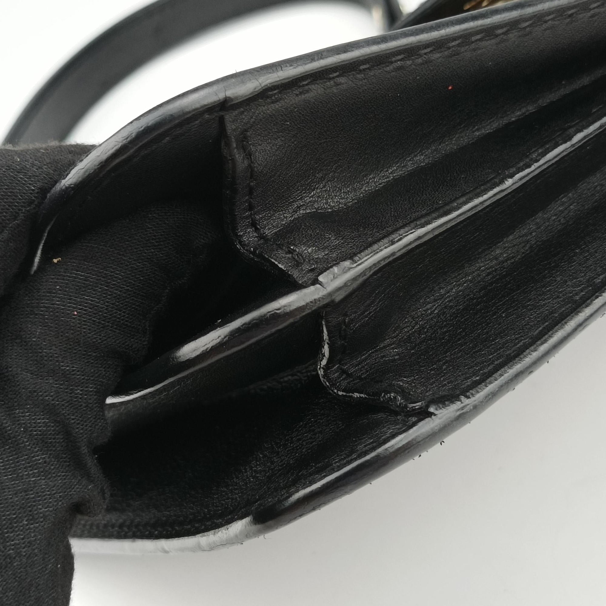 Interlocking 1973 Flap Black Leather 277522 E010257779インターロッキング 1973 フラップ ブラック レザー 277522 E010257779