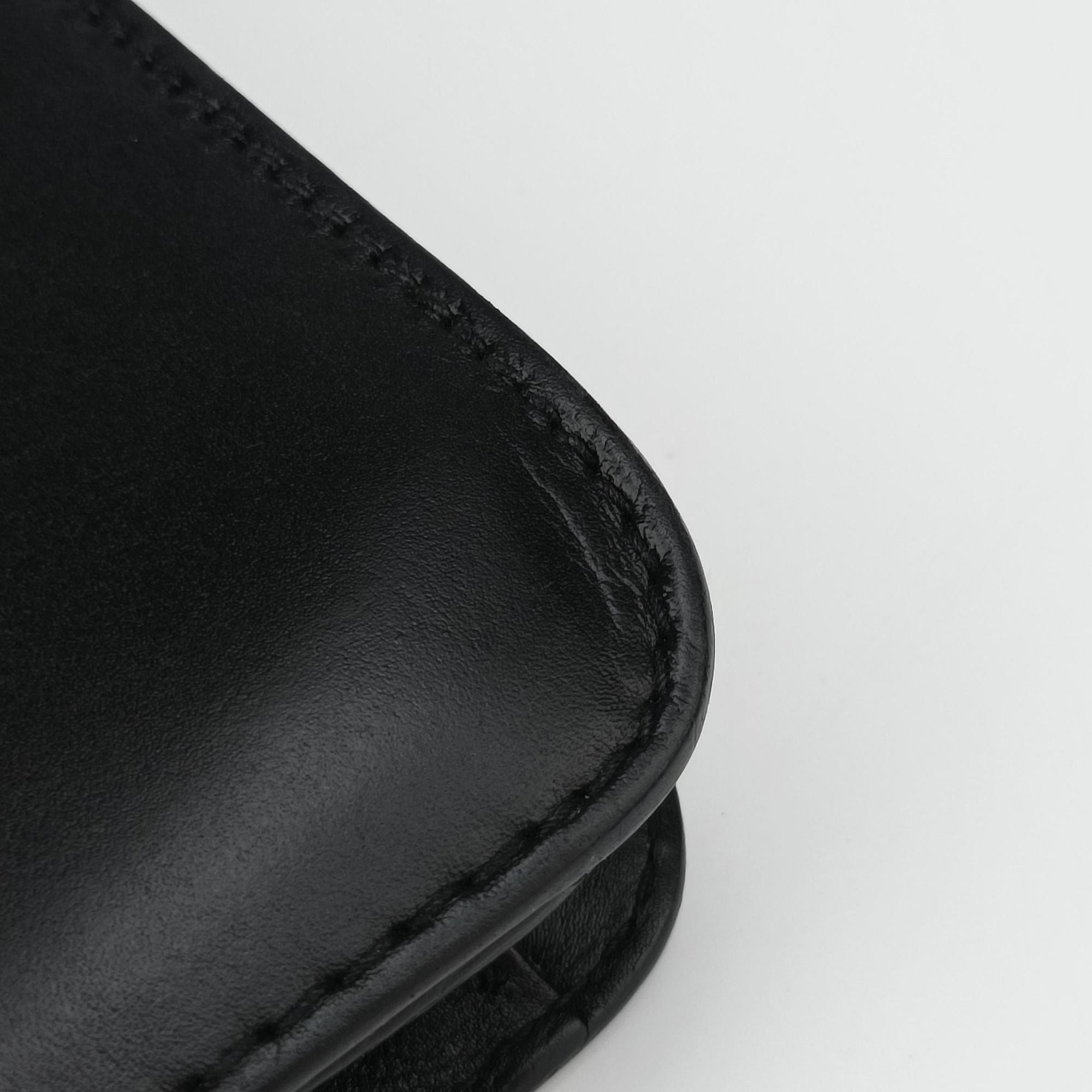 Interlocking 1973 Flap Black Leather 277522 E010257779インターロッキング 1973 フラップ ブラック レザー 277522 E010257779