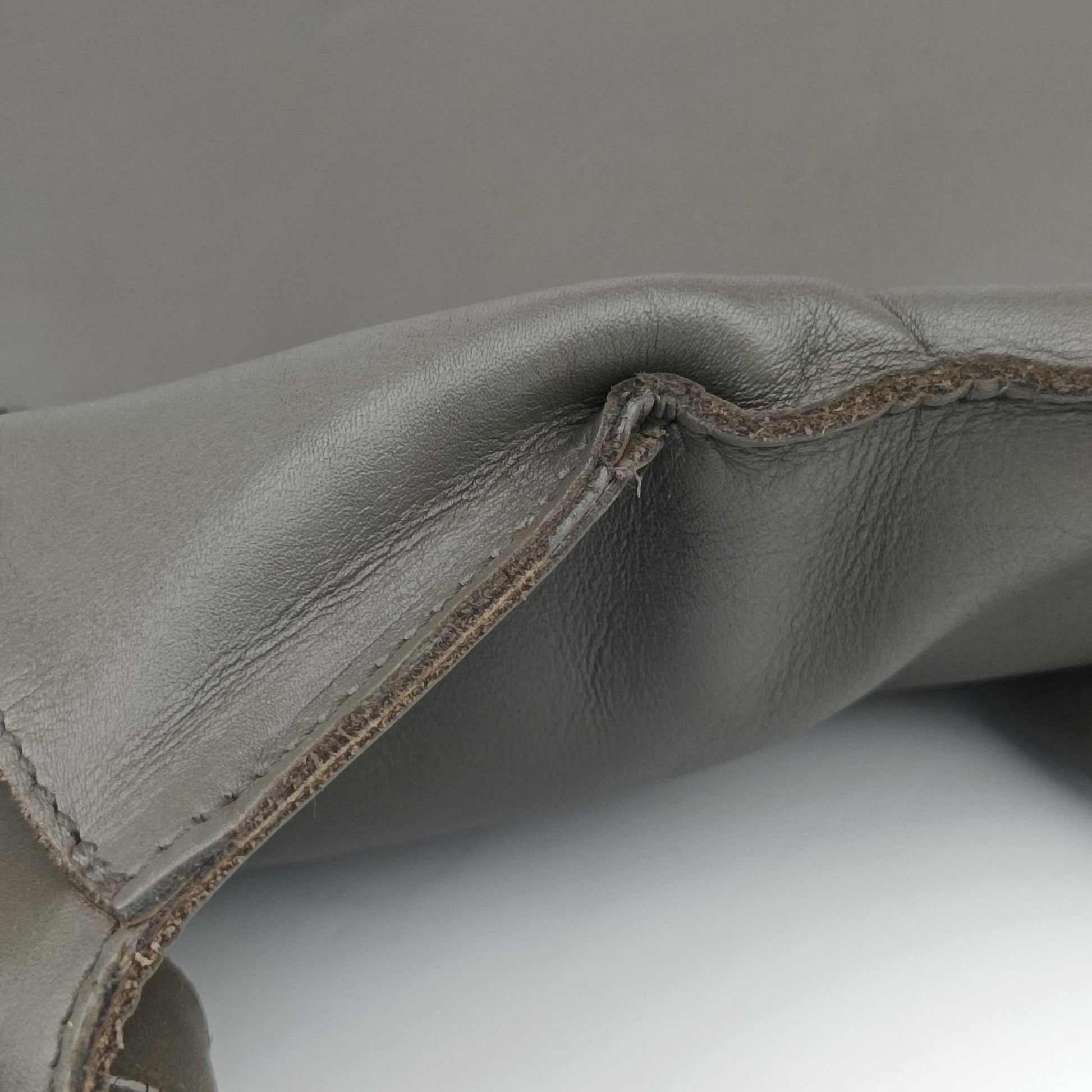 Intrecciato Grey lambskin B02753975Rイントレチャート グレー ラムスキン B02753975R