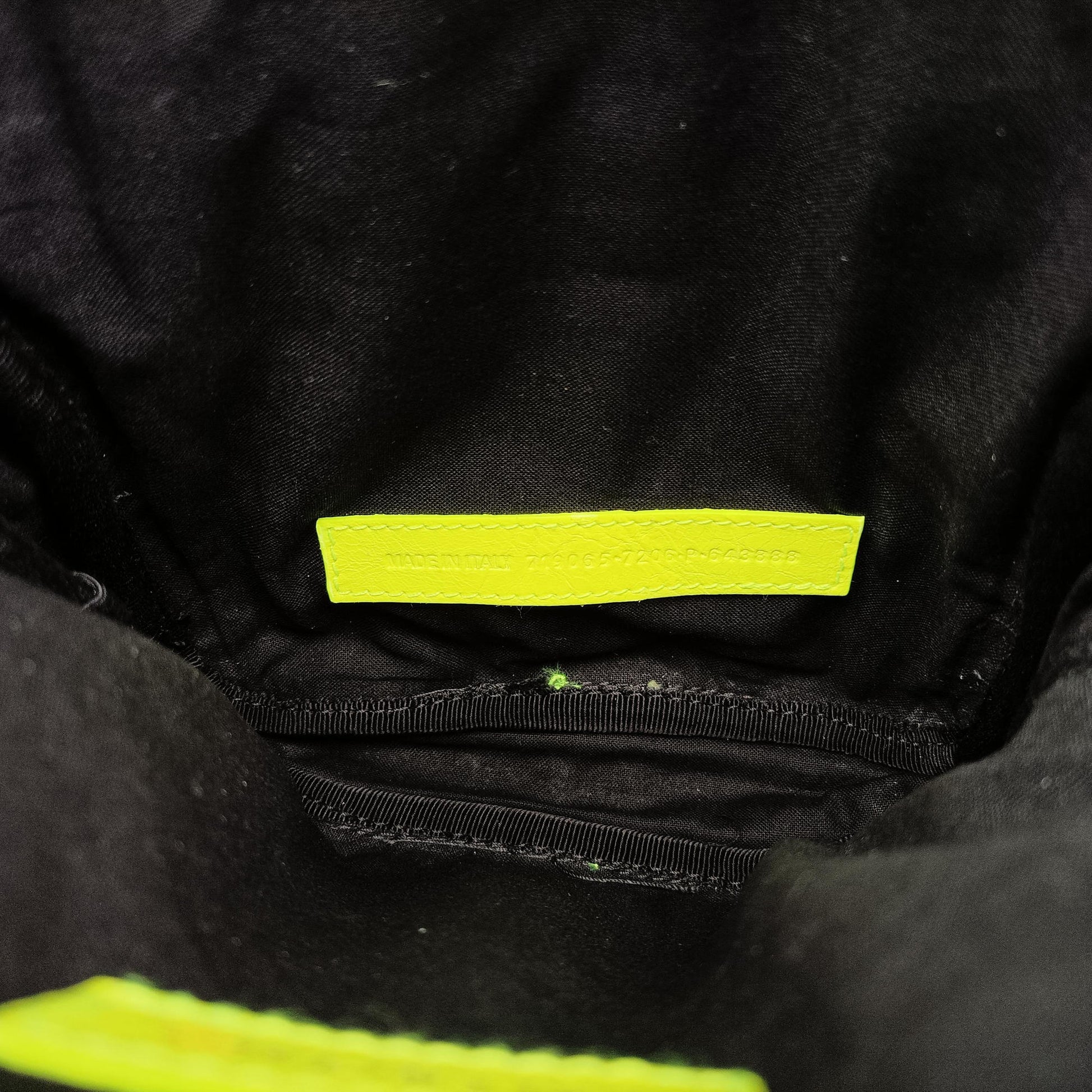 Le Cagole Neon Yellow lambskin 719065.7206.P.643888ルカゴール ネオンイエロー ラムスキン 719065.7206.P.643888
