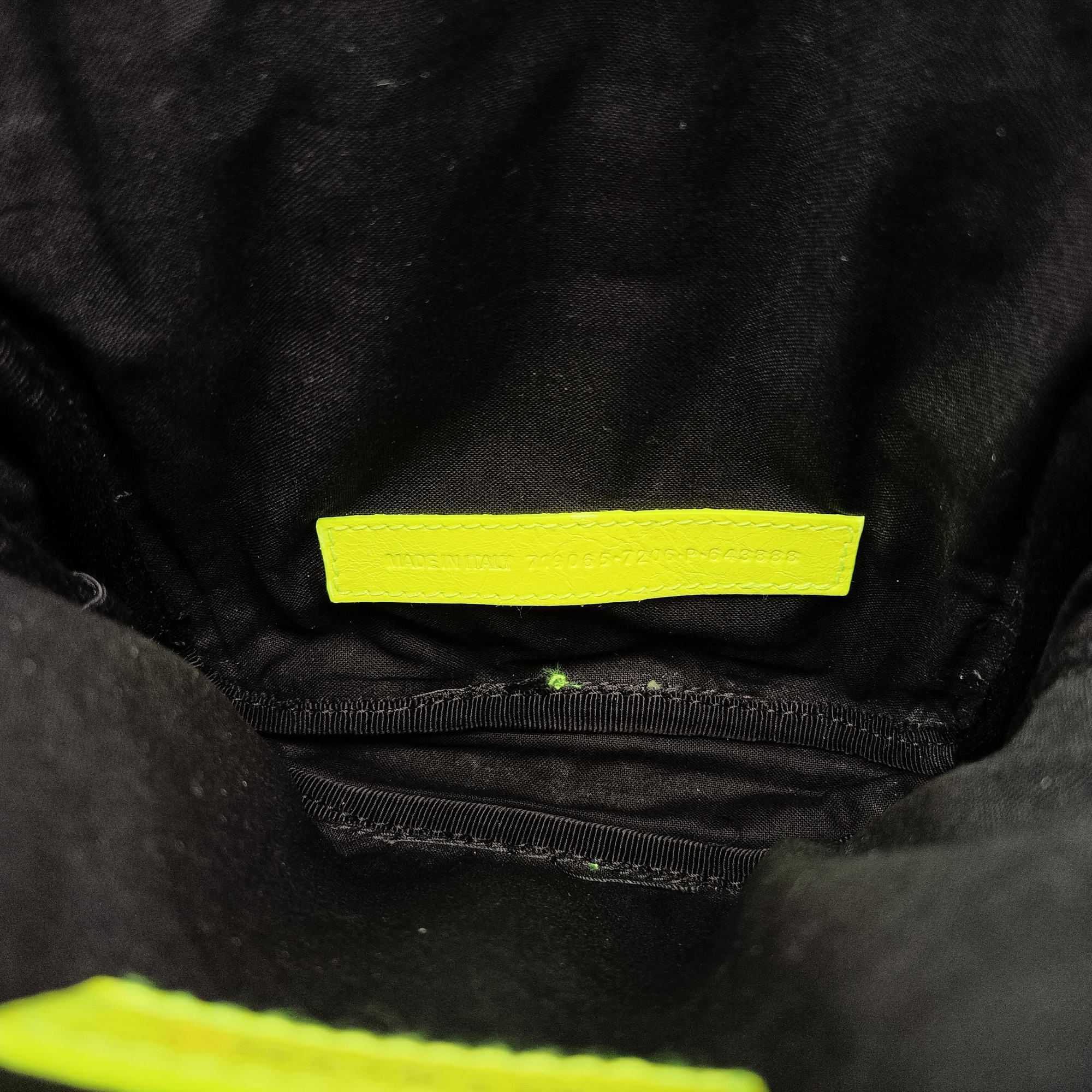 Le Cagole Neon Yellow lambskin 719065.7206.P.643888ルカゴール ネオンイエロー ラムスキン 719065.7206.P.643888