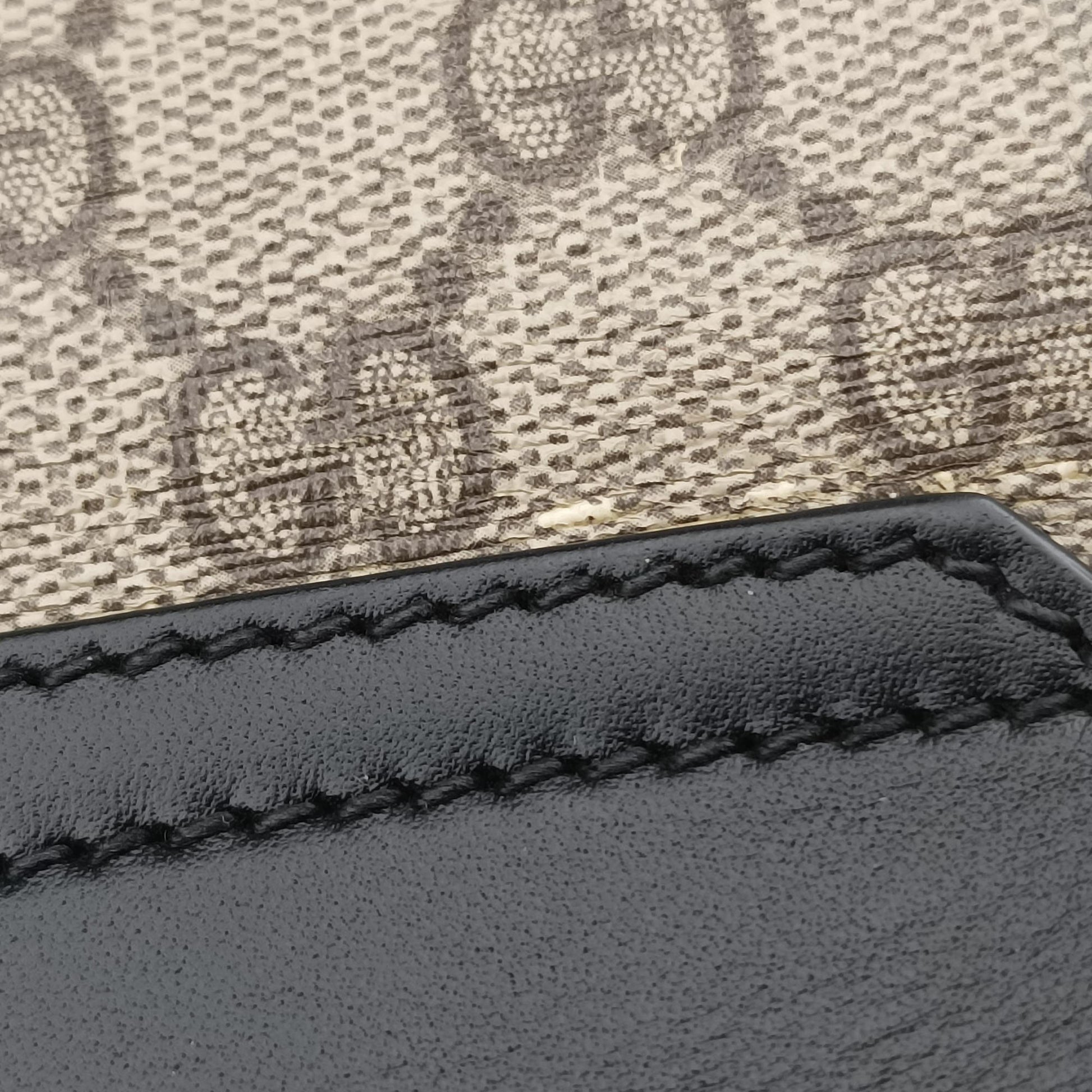 GG Plus GG Supreme Beige×black PVC coated canvas×Leather 406367 H018774868GGプラス GGスプリーム ベージュ×ブラック PVCコーティングキャンバス×レザー 406367 H018774868