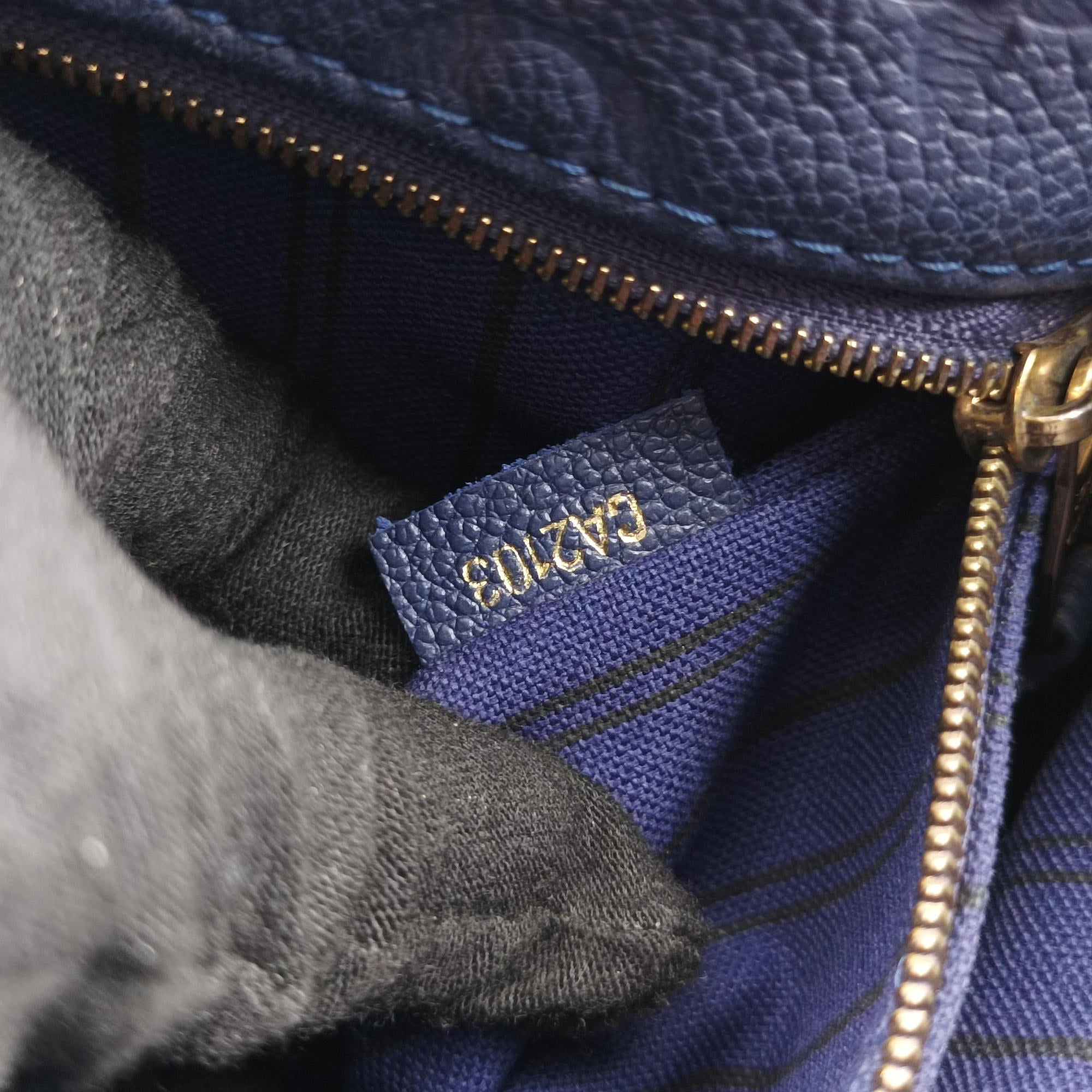 Metis Hobo Celeste Blue Monogram Empreinte M40812 CA2103メティス ダークネイビー モノグラム アンプラント M40812 CA2103