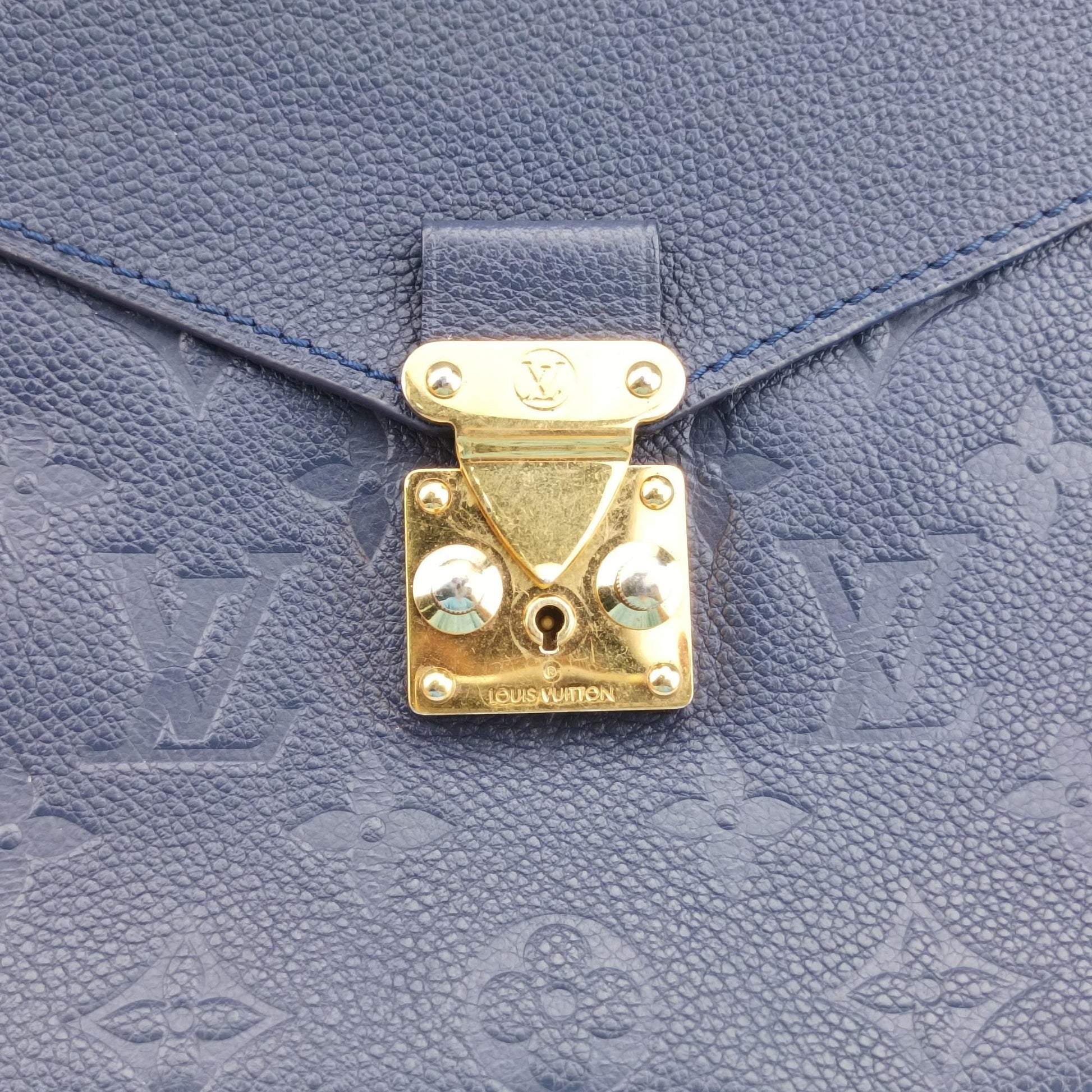 Metis Hobo Celeste Blue Monogram Empreinte M40812 CA2103メティス ダークネイビー モノグラム アンプラント M40812 CA2103