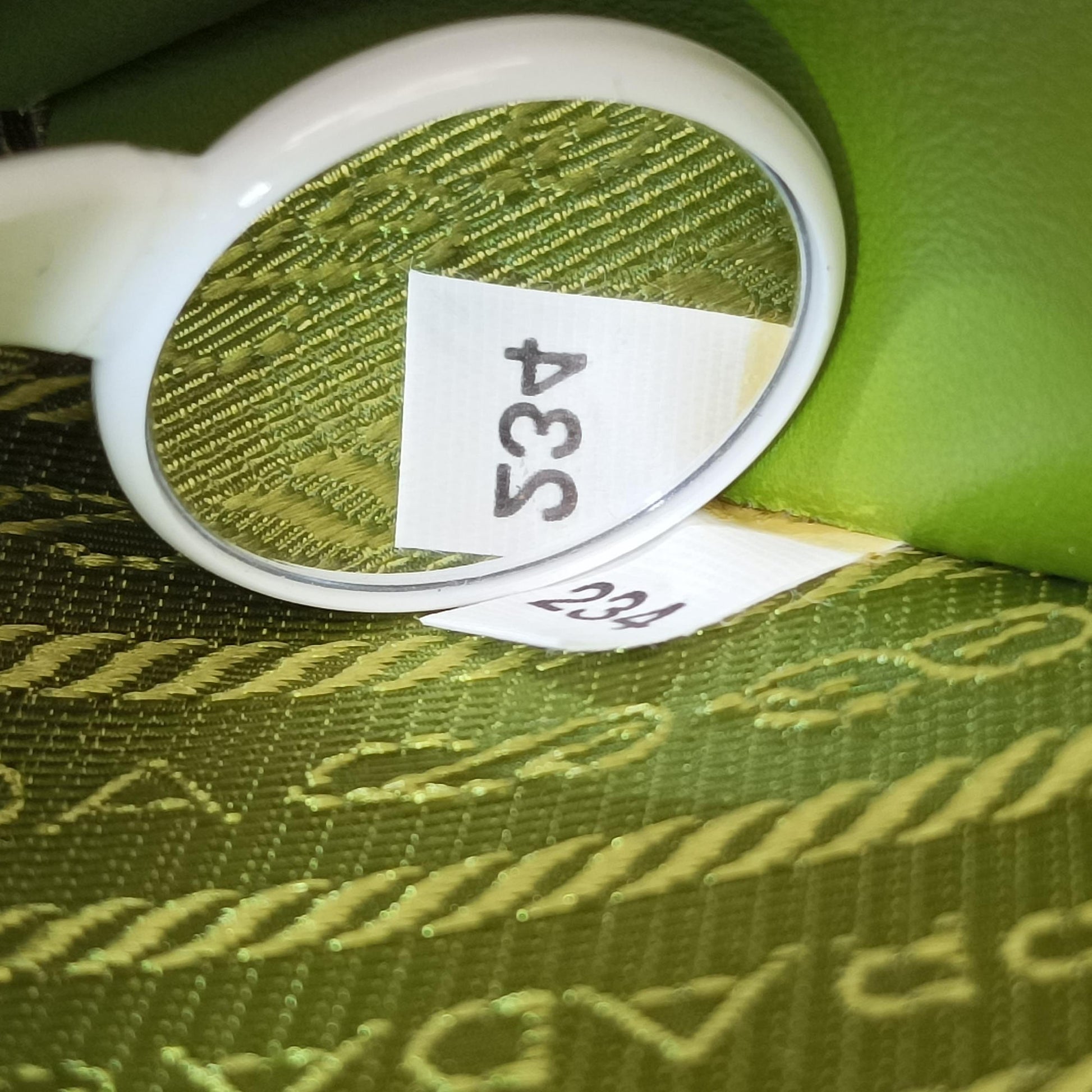 Triangle Logo Plate Green SAFFIANO Leather 1NR015 234トライアングルロゴ グリーン サフィアーノレザー 1NR015 234