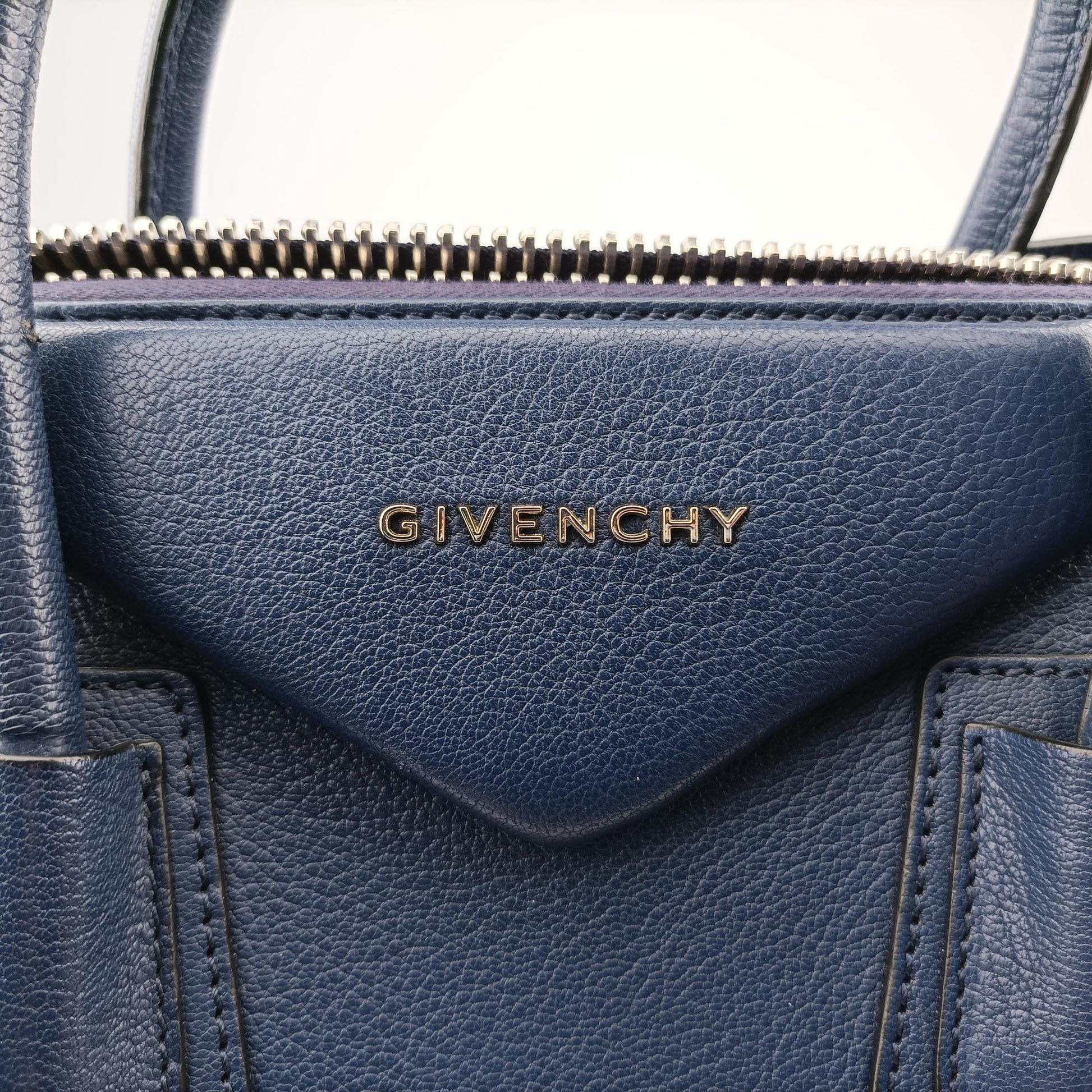 Antigona Medium Navy leather MP B 0155アンティゴナ ミディアム ネイビー レザー MP B 0155