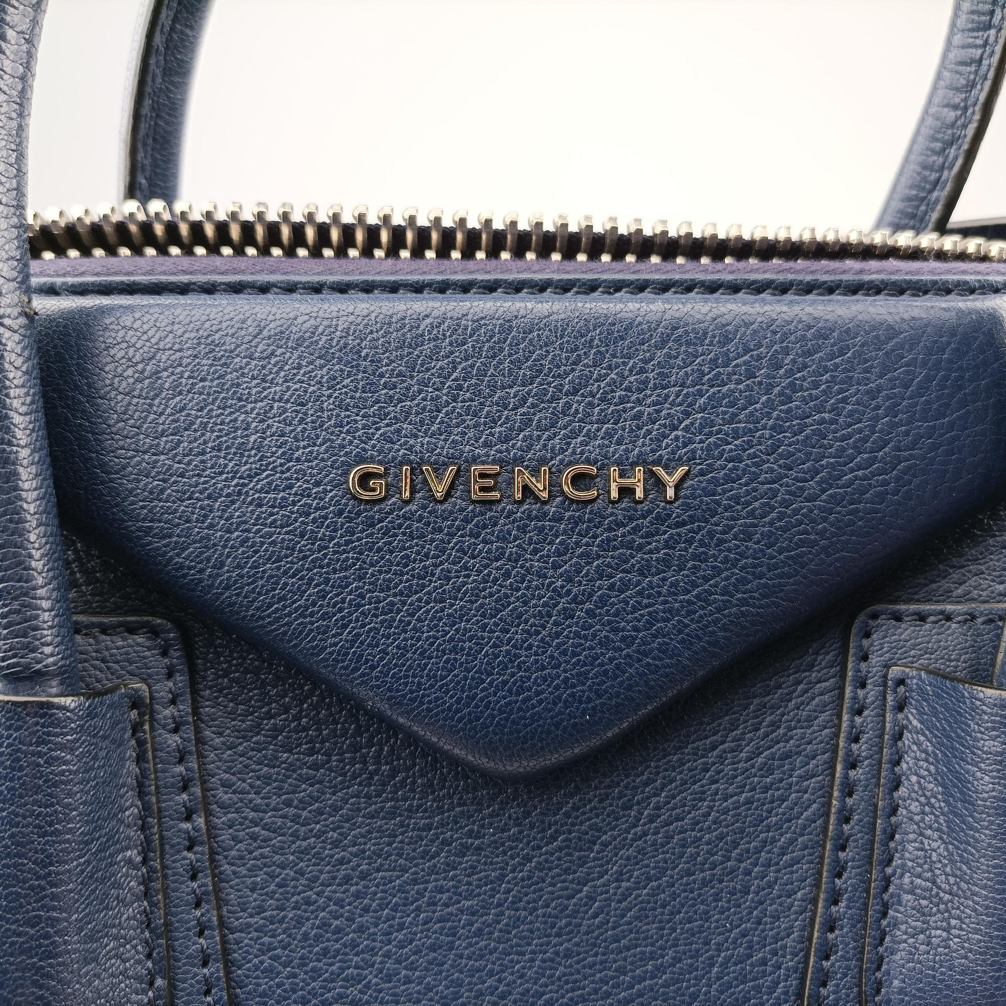 Antigona Medium Navy leather MP B 0155アンティゴナ ミディアム ネイビー レザー MP B 0155