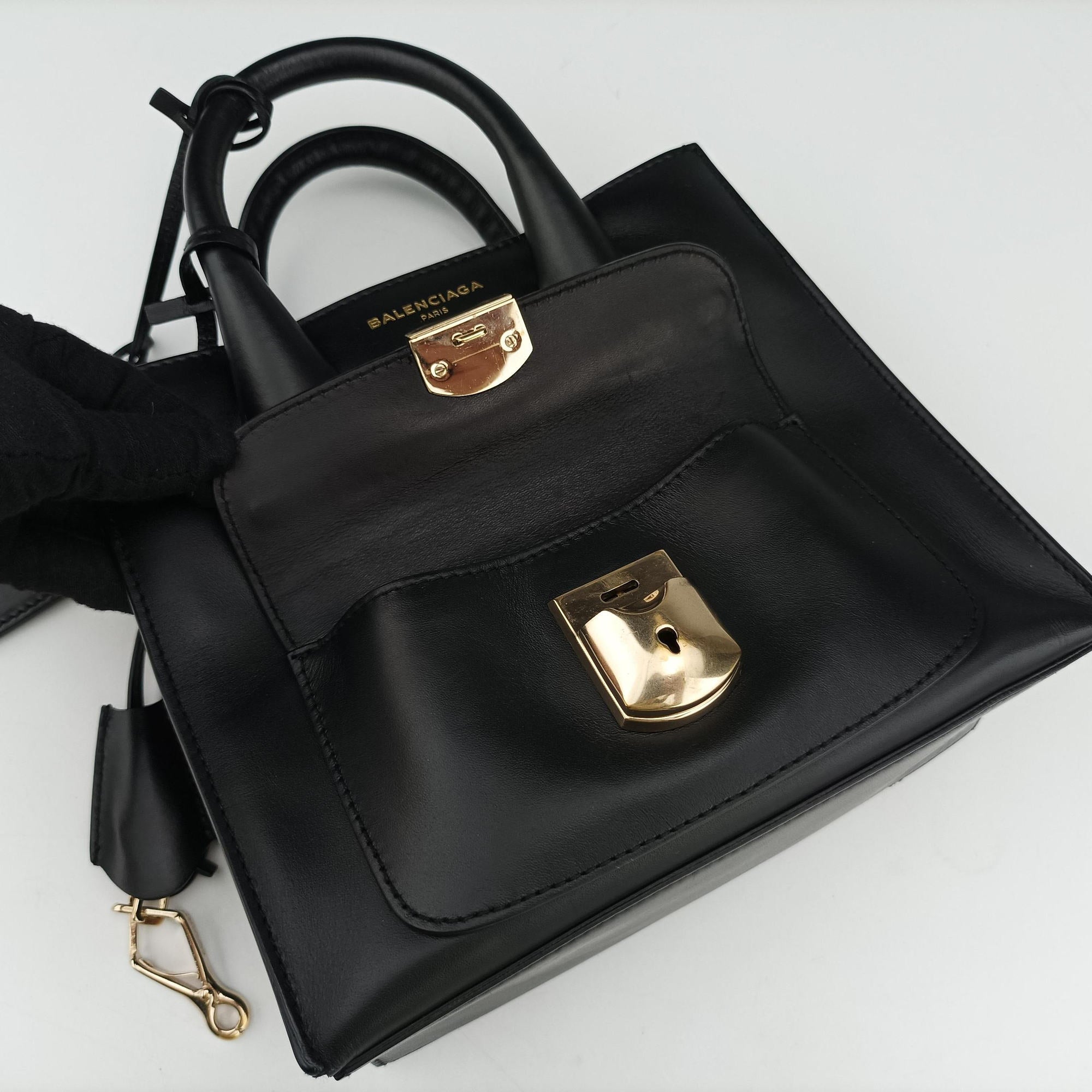Padlock All Afternoon Black Leather 319499.1000.H.538735パドロックオール アフタヌーン ブラック レザー 319499.1000.H.538735