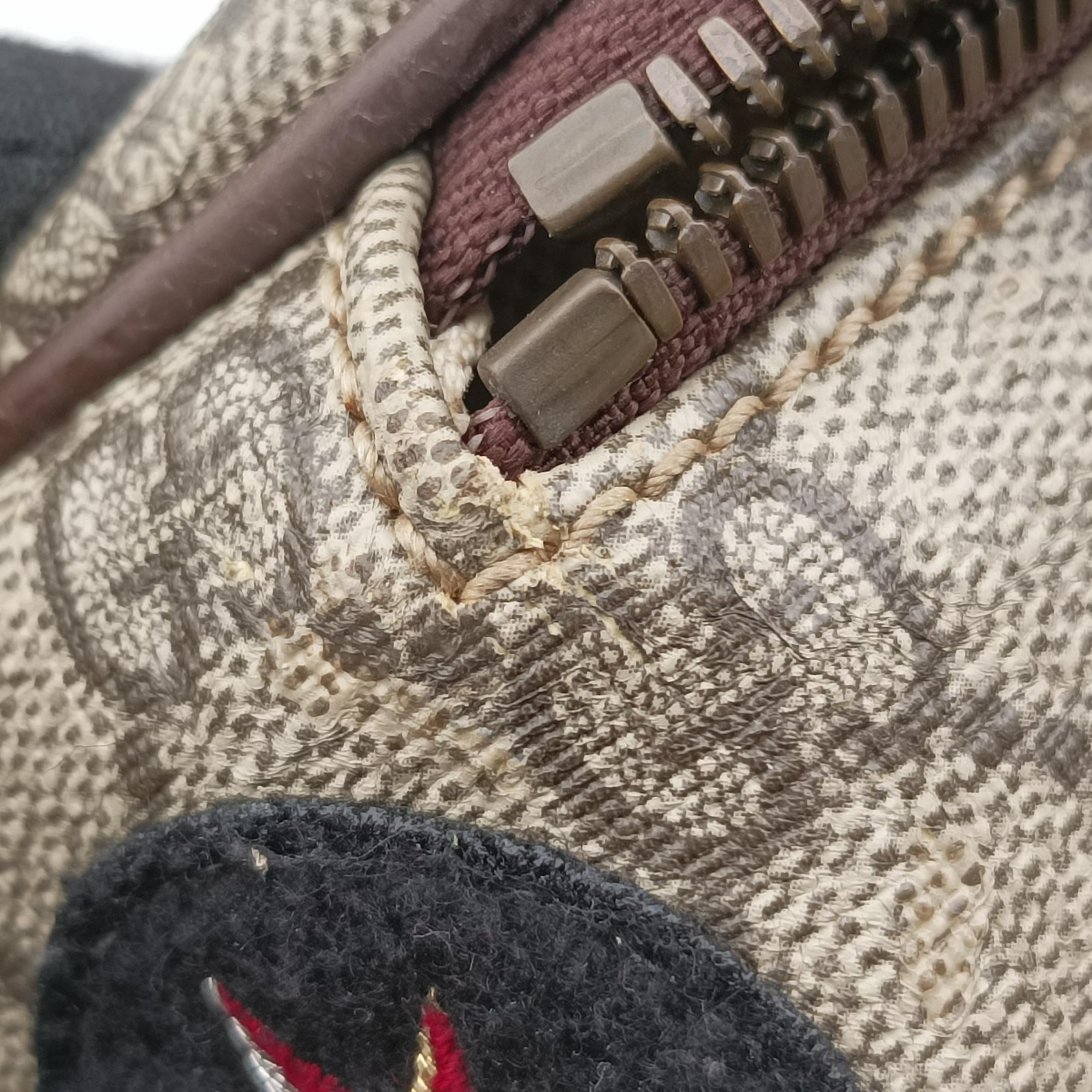 GG Supreme Courrier Brown×multicolor PVC coated canvas 529711 F026899722GGスプリーム クーリエ UFOワッペン ブラウン×マルチカラー PVCコーティングキャンバス 529711 F026899722