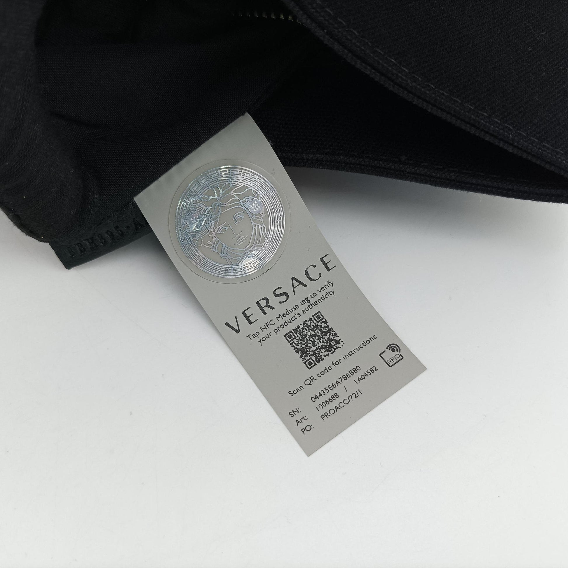 Fendace La Medusa Black canvas 8BH395 サンシャイン ブラック キャンバス 8BH395 