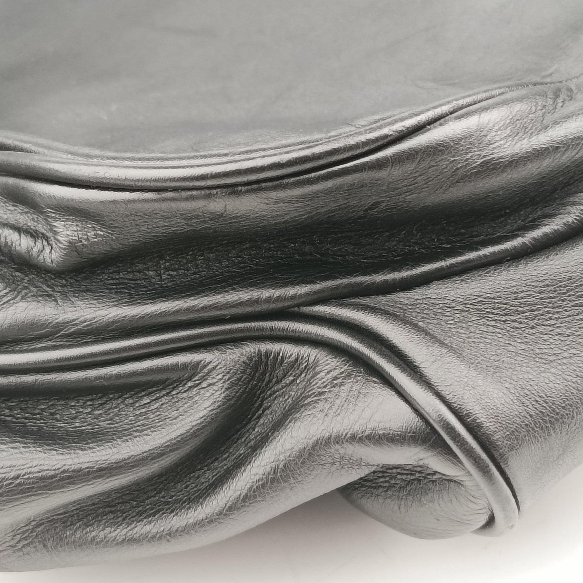 Intrecciato Black lambskin B06289238Uイントレチャート ブラック ラムスキン B06289238U