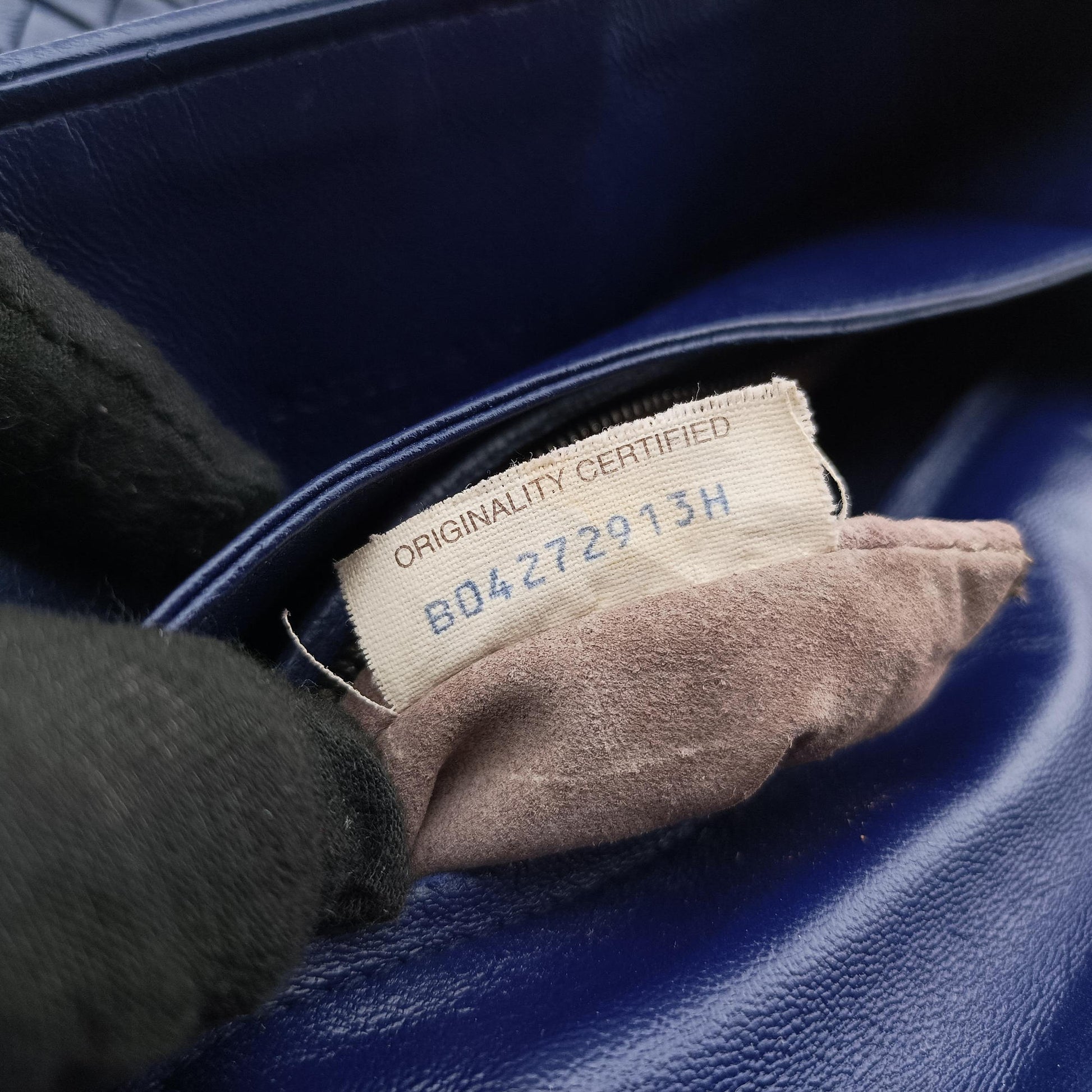 Intrecciato Olimpia Navy lambskin B04272913Hイントレチャート オリンピア ネイビー ラムスキン B04272913H