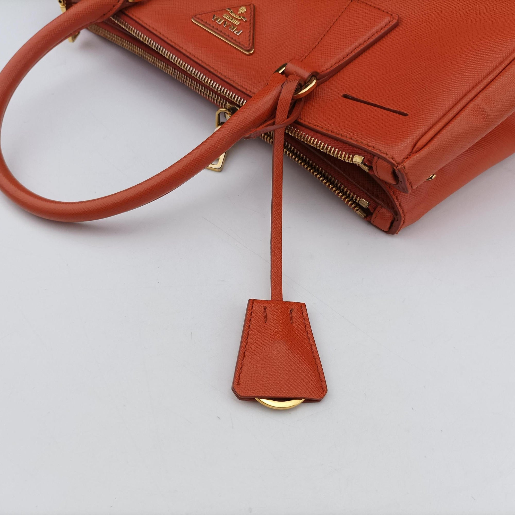 Galleria Orange SAFFIANO Leather BN1844 102ガレリア オレンジ サフィアーノレザー BN1844 102