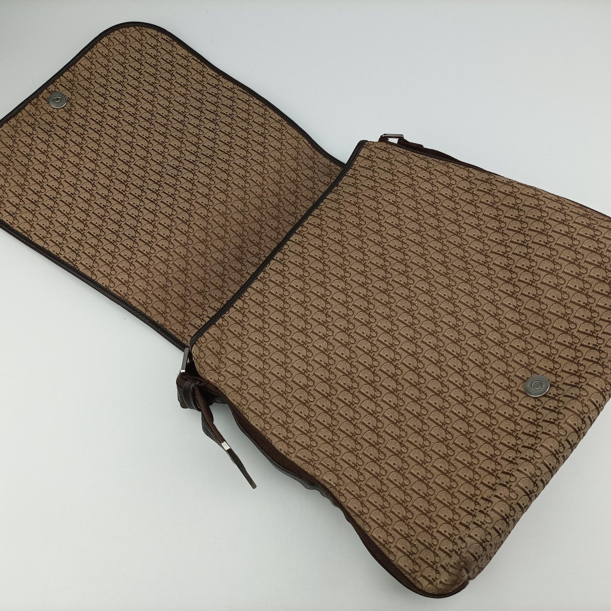 Street Chic Messenger Brown ×Beige Jacquard Canvas×Leather 07-BO-0036ストリートシック メッセンジャー ブラウン × ベージュ ジャガード キャンバス × カーフレザー 07-BO-0036