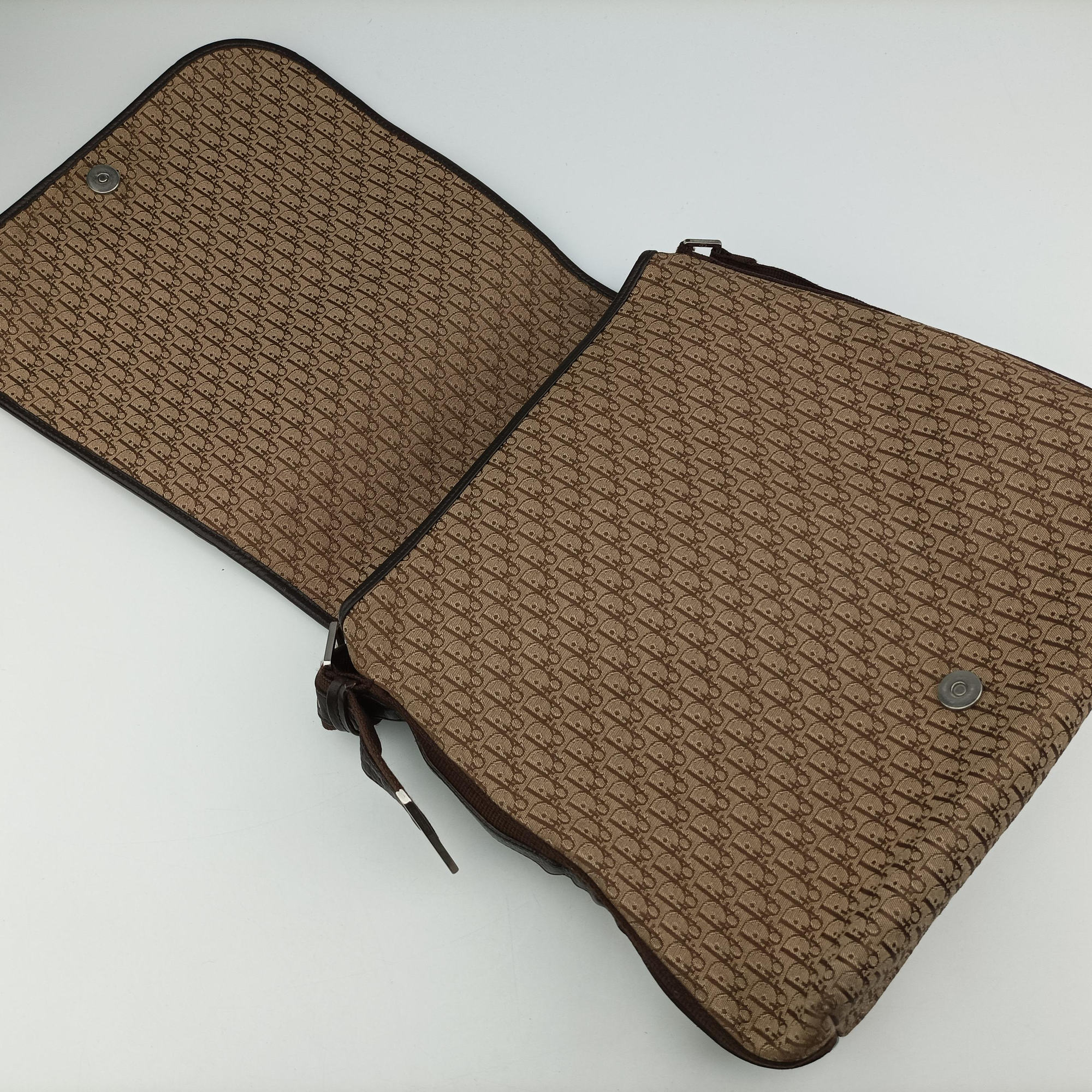 Street Chic Messenger Brown ×Beige Jacquard Canvas×Leather 07-BO-0036ストリートシック メッセンジャー ブラウン × ベージュ ジャガード キャンバス × カーフレザー 07-BO-0036