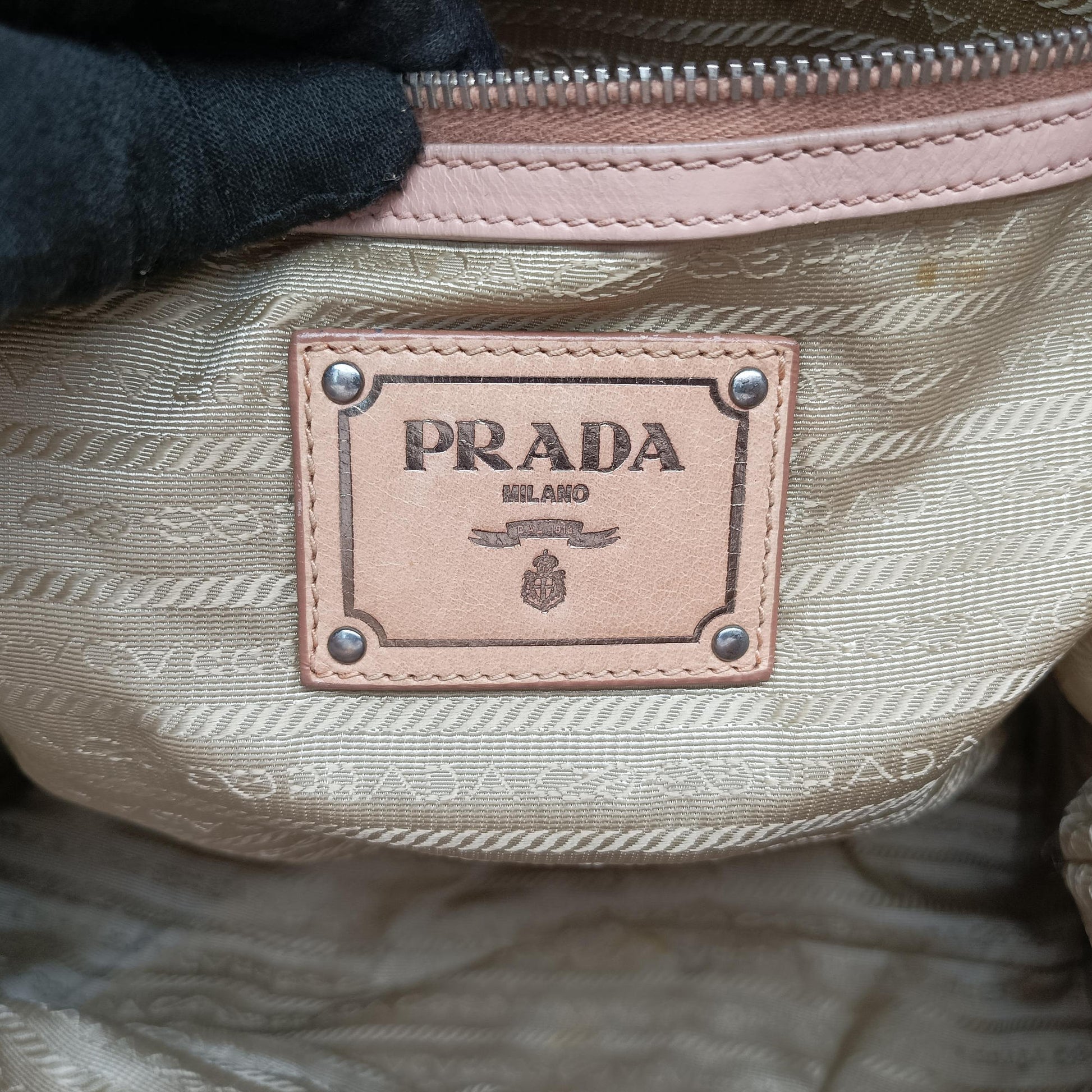 Triangle Logo tote Pink Leather 117トライアングルロゴ トート ピンク レザー 117