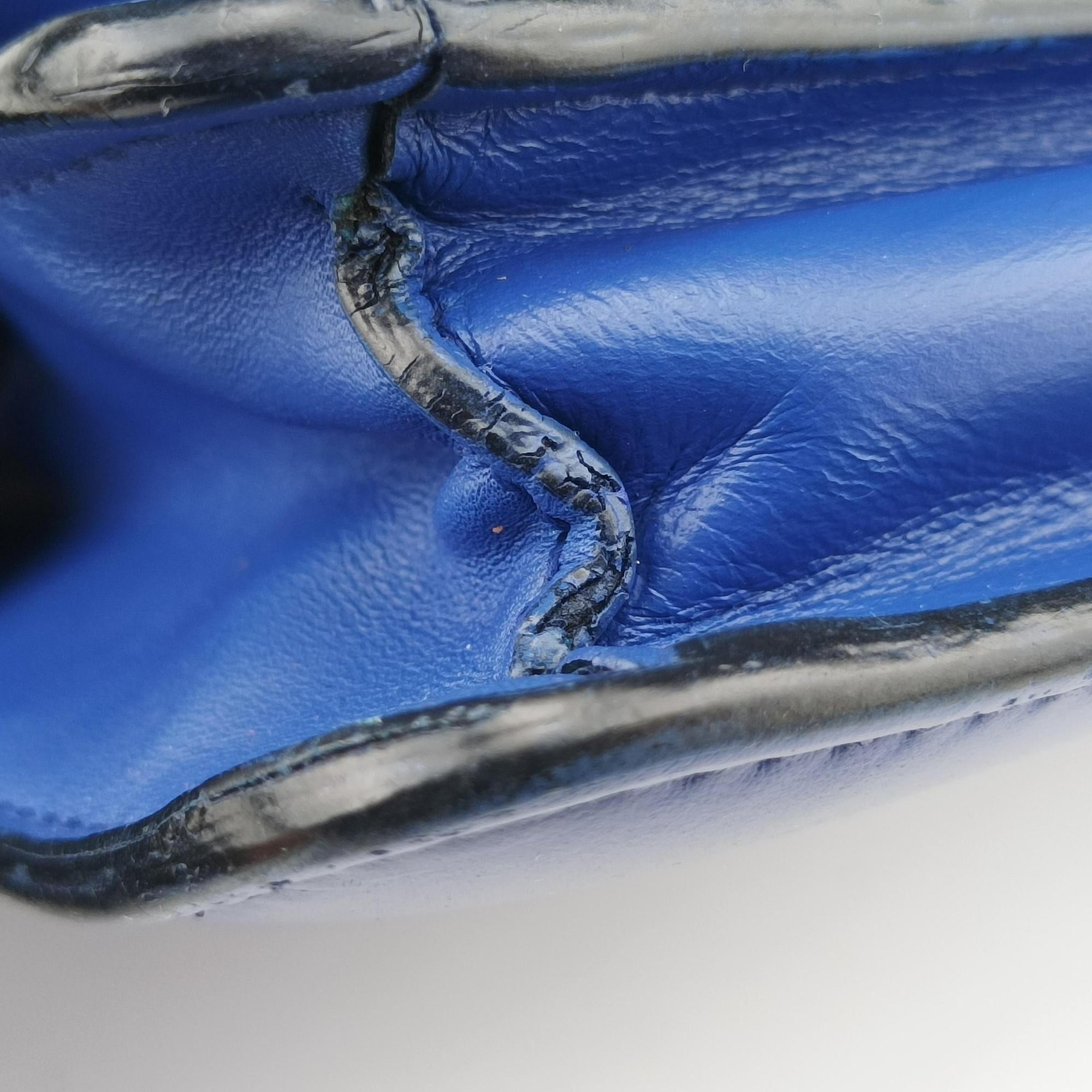 SERPENTI FOREVER Blue leather RP.E14.37425セルペンティ フォーエバー ブルー レザー RP.E14.37425