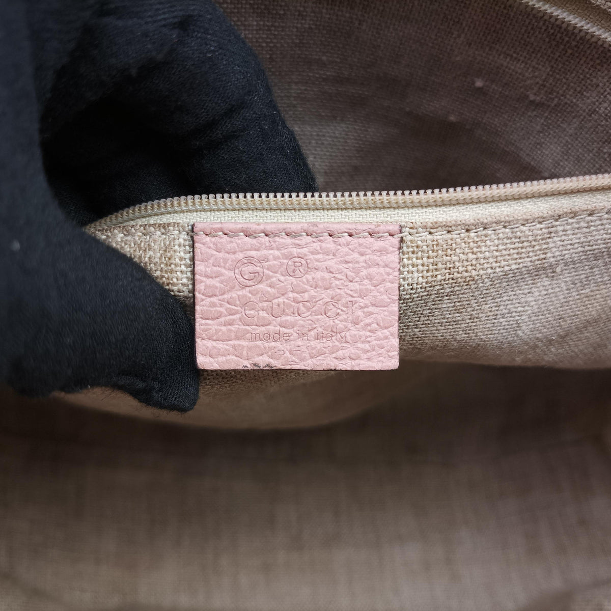 interlocking G Charmy Pink Leather 449659 B021766184インターロッキングG チャーム アウトレット ピンク レザー 449659 B021766184