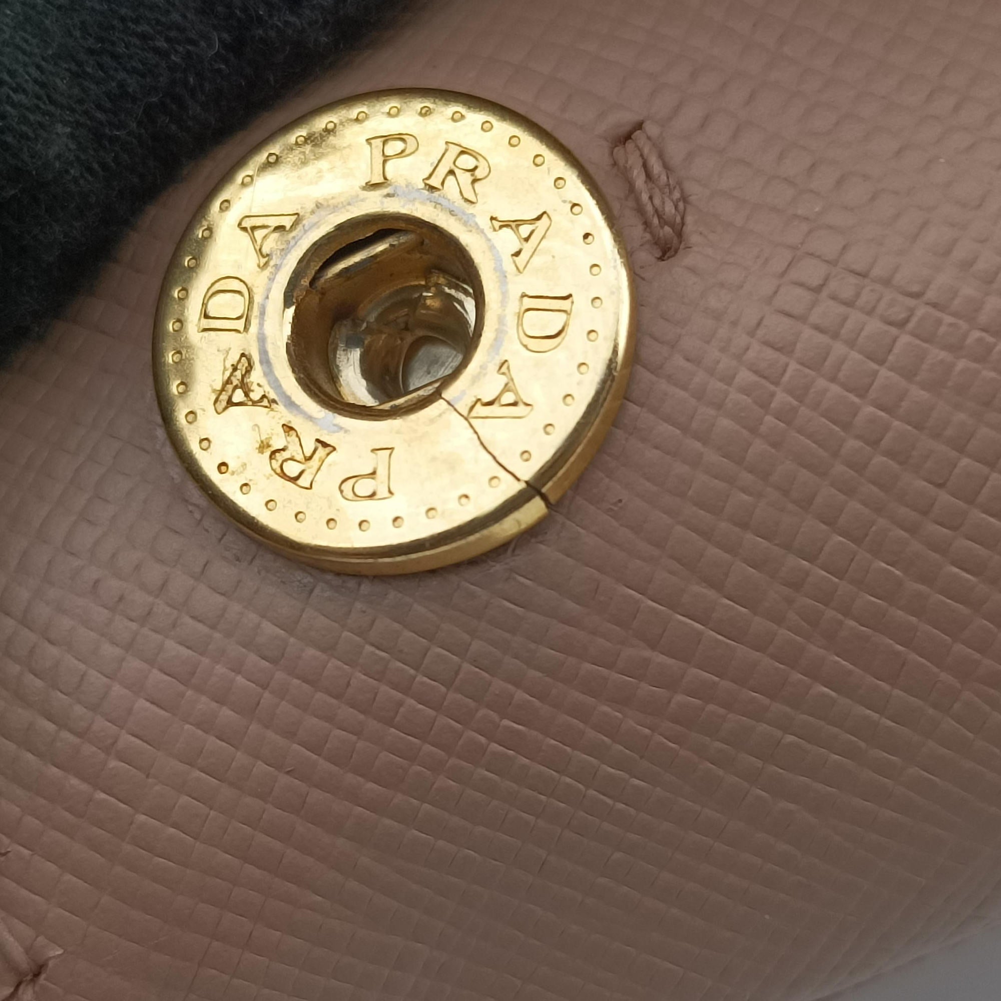 Galleria Pink SAFFIANO Leather BN1801 7 11ガレリア ピンク サフィアーノレザー BN1801 7 11