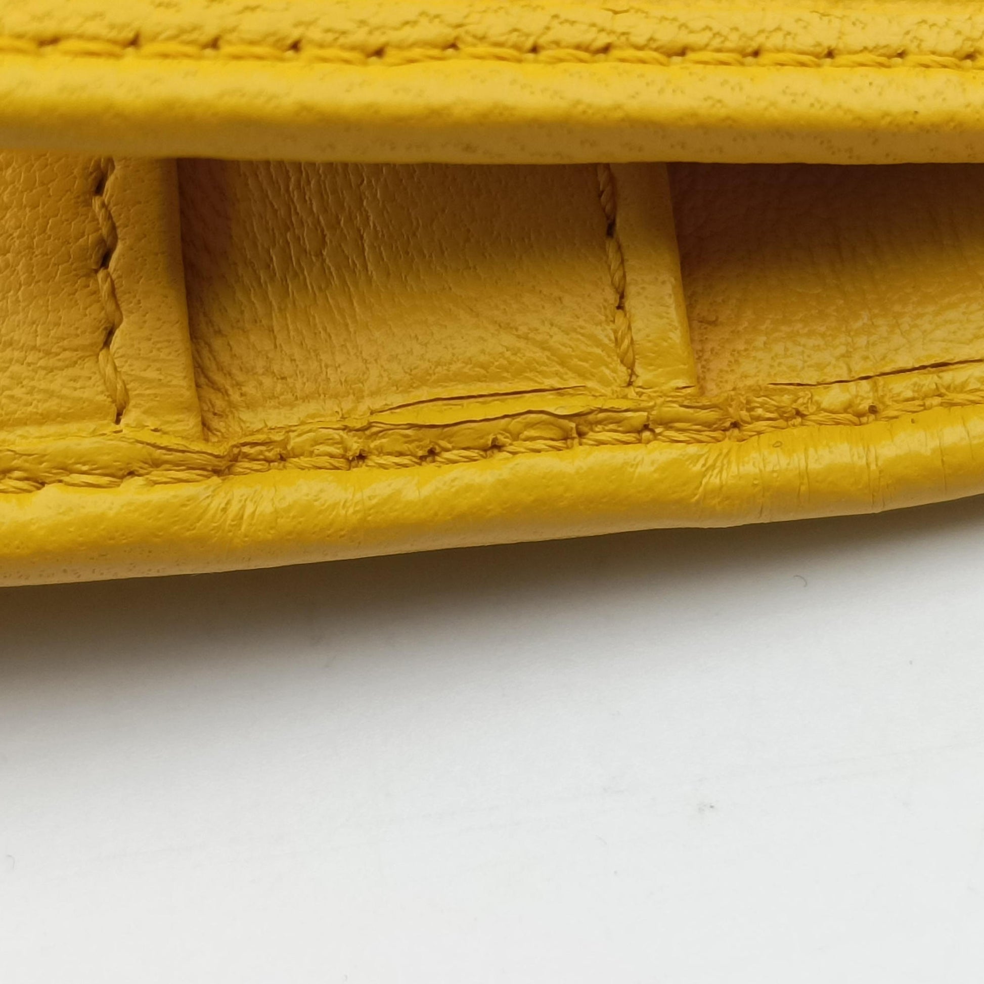 Embossed Logo Yellow Leather 8M0219YM 2266.8M0219YMY.098エンボス ロゴ イエロー レザー 8M0219YM 2266.8M0219YMY.098