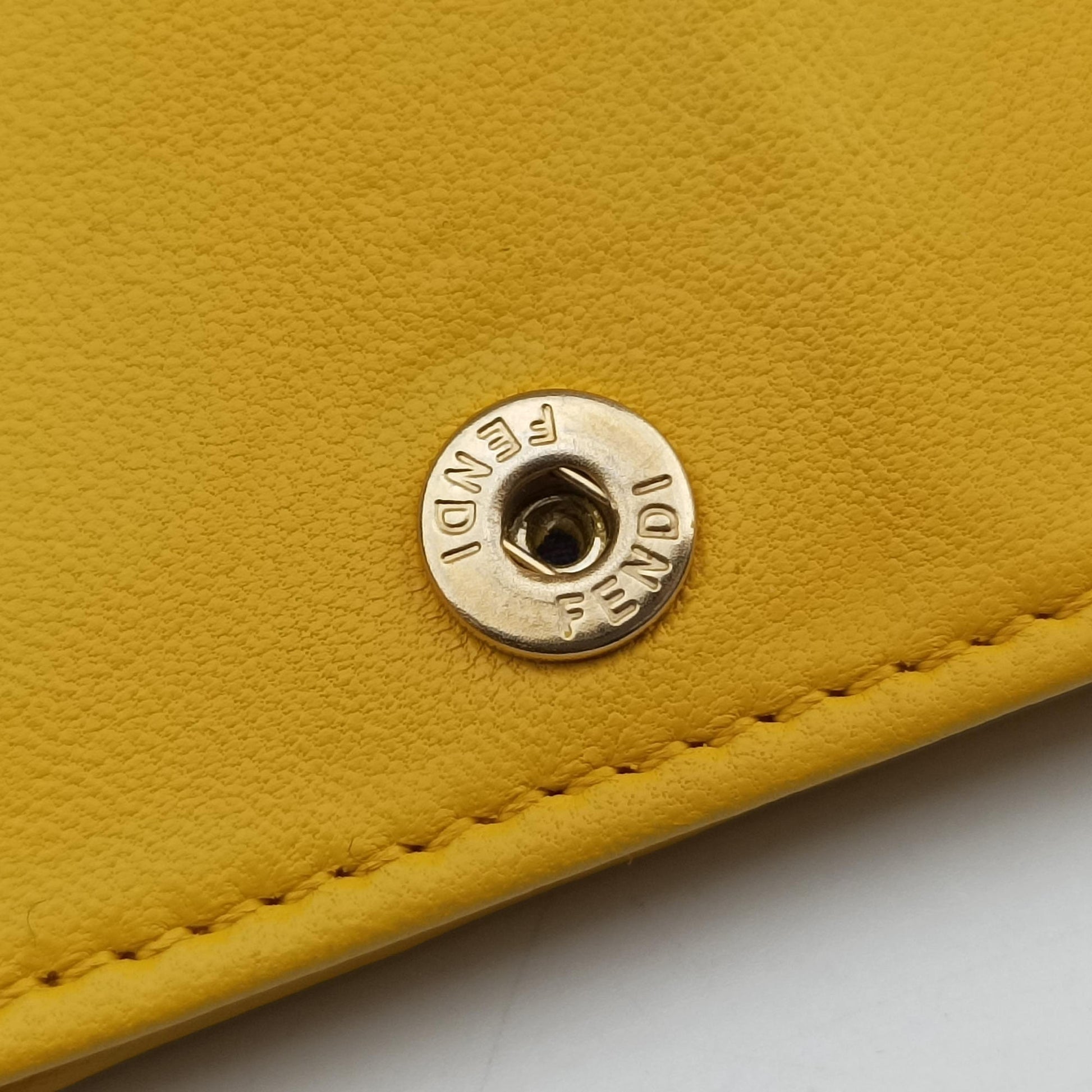 Embossed Logo Yellow Leather 8M0219YM 2266.8M0219YMY.098エンボス ロゴ イエロー レザー 8M0219YM 2266.8M0219YMY.098