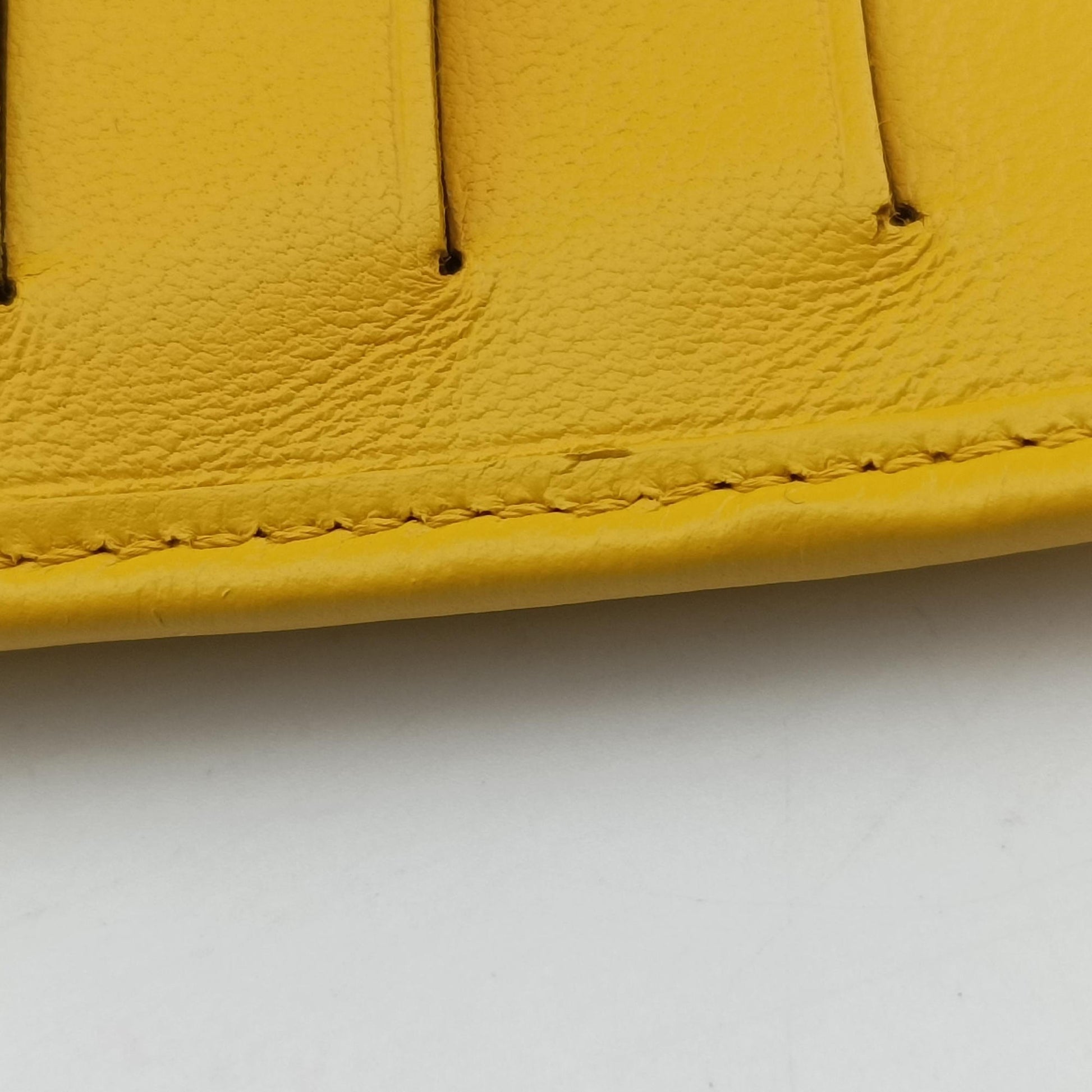 Embossed Logo Yellow Leather 8M0219YM 2266.8M0219YMY.098エンボス ロゴ イエロー レザー 8M0219YM 2266.8M0219YMY.098
