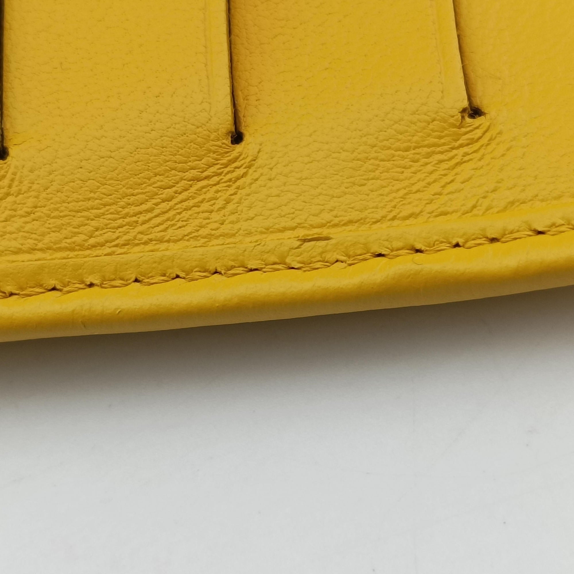 Embossed Logo Yellow Leather 8M0219YM 2266.8M0219YMY.098エンボス ロゴ イエロー レザー 8M0219YM 2266.8M0219YMY.098
