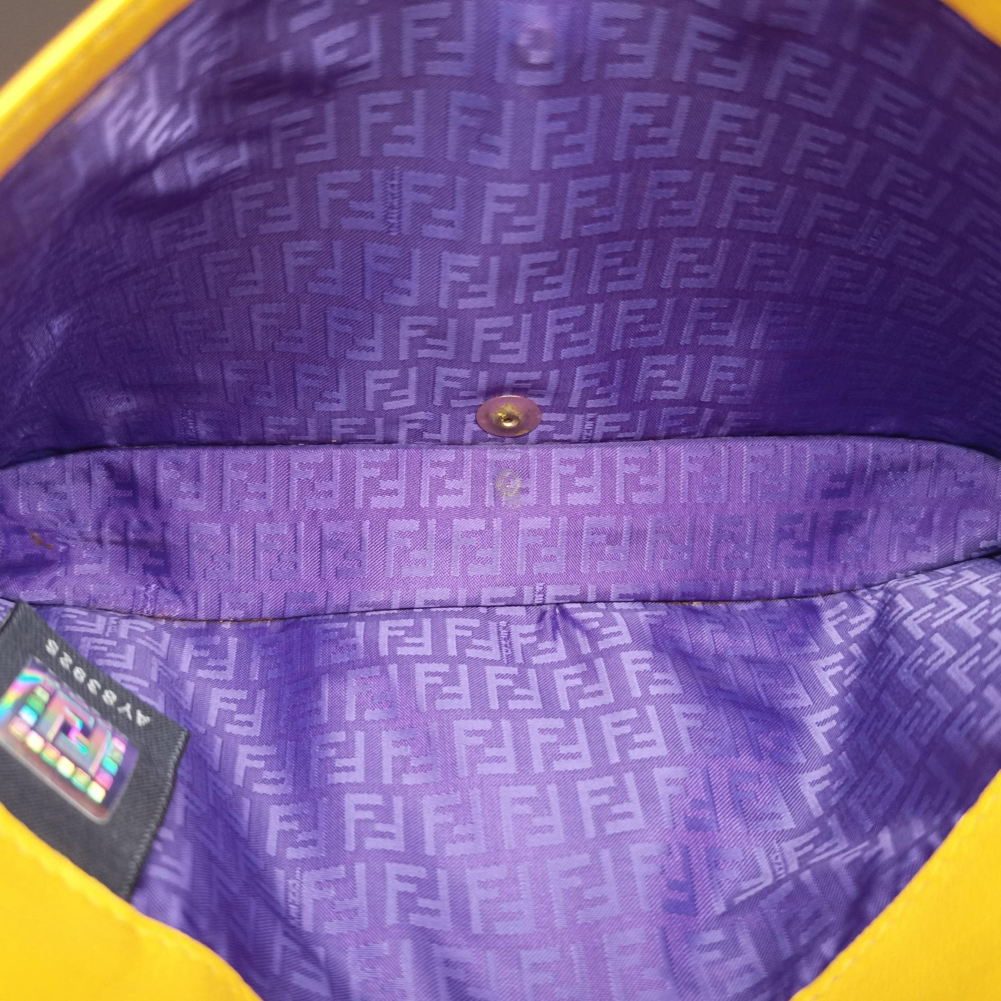 Embossed Logo Yellow Leather 8M0219YM 2266.8M0219YMY.098エンボス ロゴ イエロー レザー 8M0219YM 2266.8M0219YMY.098