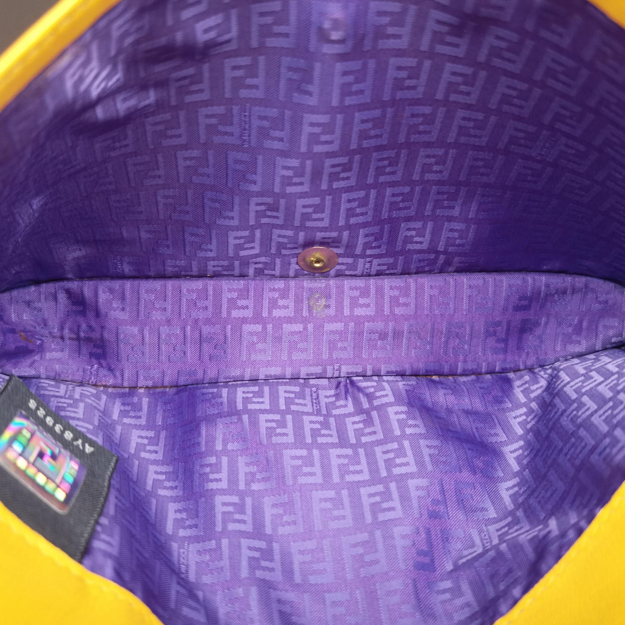 Embossed Logo Yellow Leather 8M0219YM 2266.8M0219YMY.098エンボス ロゴ イエロー レザー 8M0219YM 2266.8M0219YMY.098