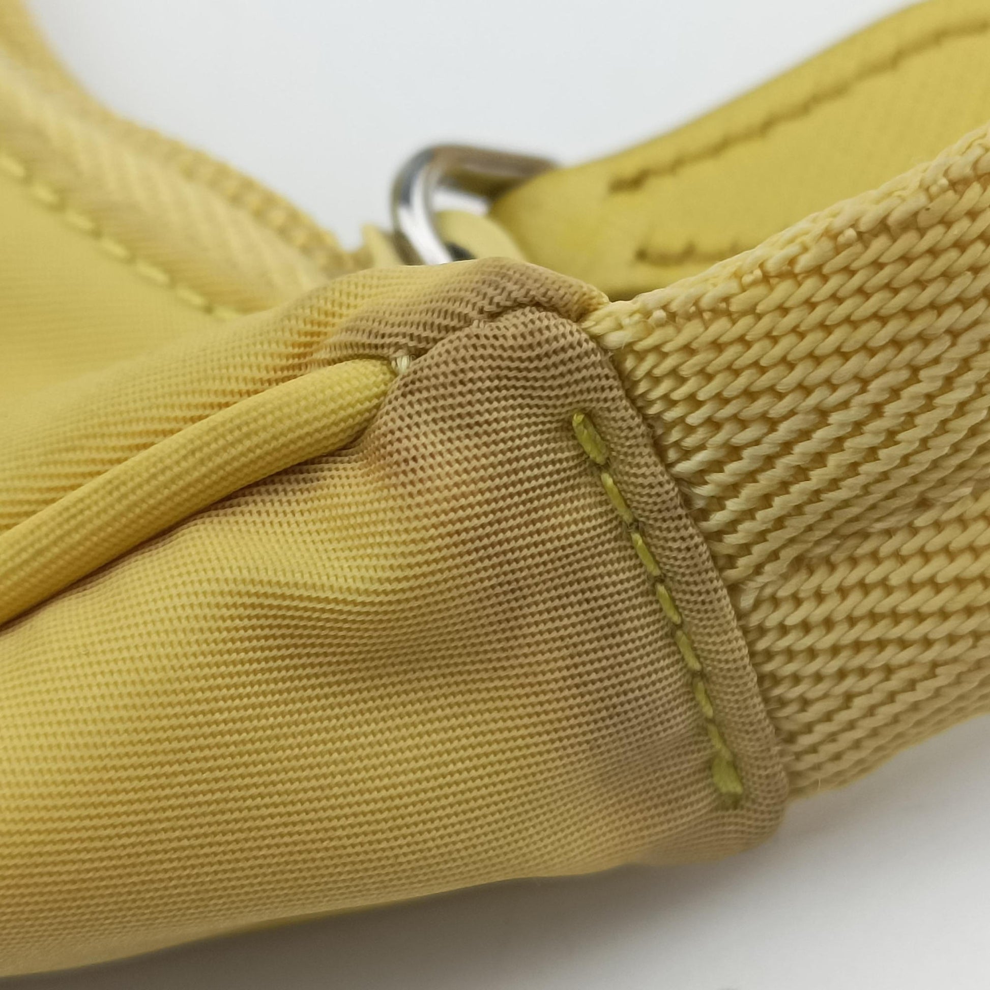 Re-Edition2000 Yellow nylon 1NE515 7/IRe-Edition 2000 トライアングルロゴ イエロー ナイロン 1NE515 7/I