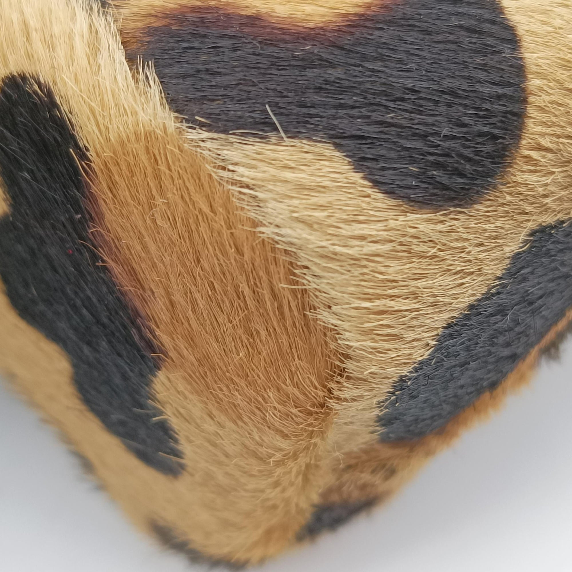 Leopard print mini pouch Beige x Black x Light Brown pony hair×leather 1NR016 42レオパード柄 ミニポーチ ベージュ×黒×ライトブラウン ハラコ×レザー 1NR016 42