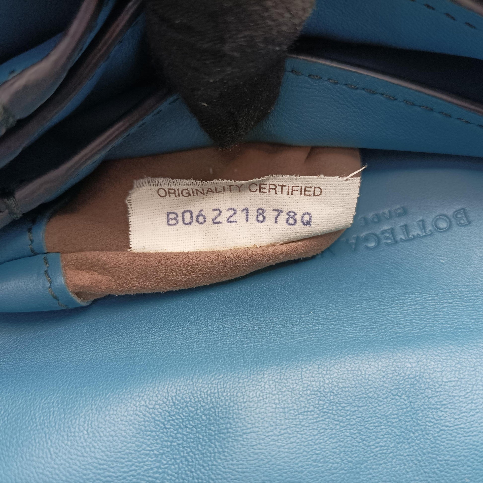 Intrecciato Runaway Blue lambskin B06221878Q IC Chipイントレチャート ランナウェイ ブルー ラムスキン B06221878Q ICチップ