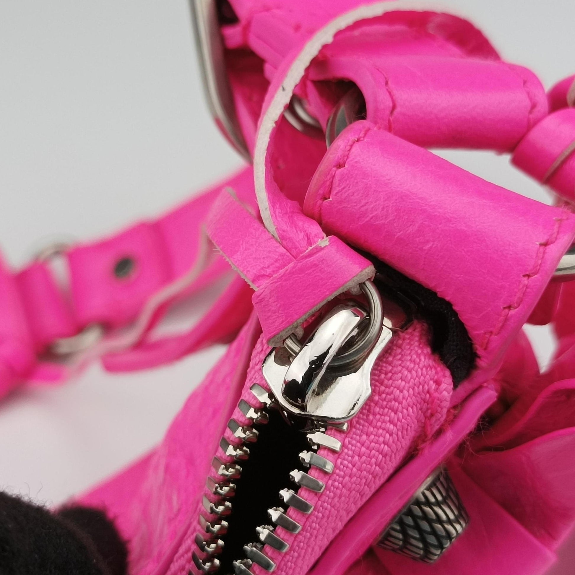 Le Cagole Rose Leather 671309.5634.P.640167ル カゴール ローズ レッド レザー 671309.5634.P.640167