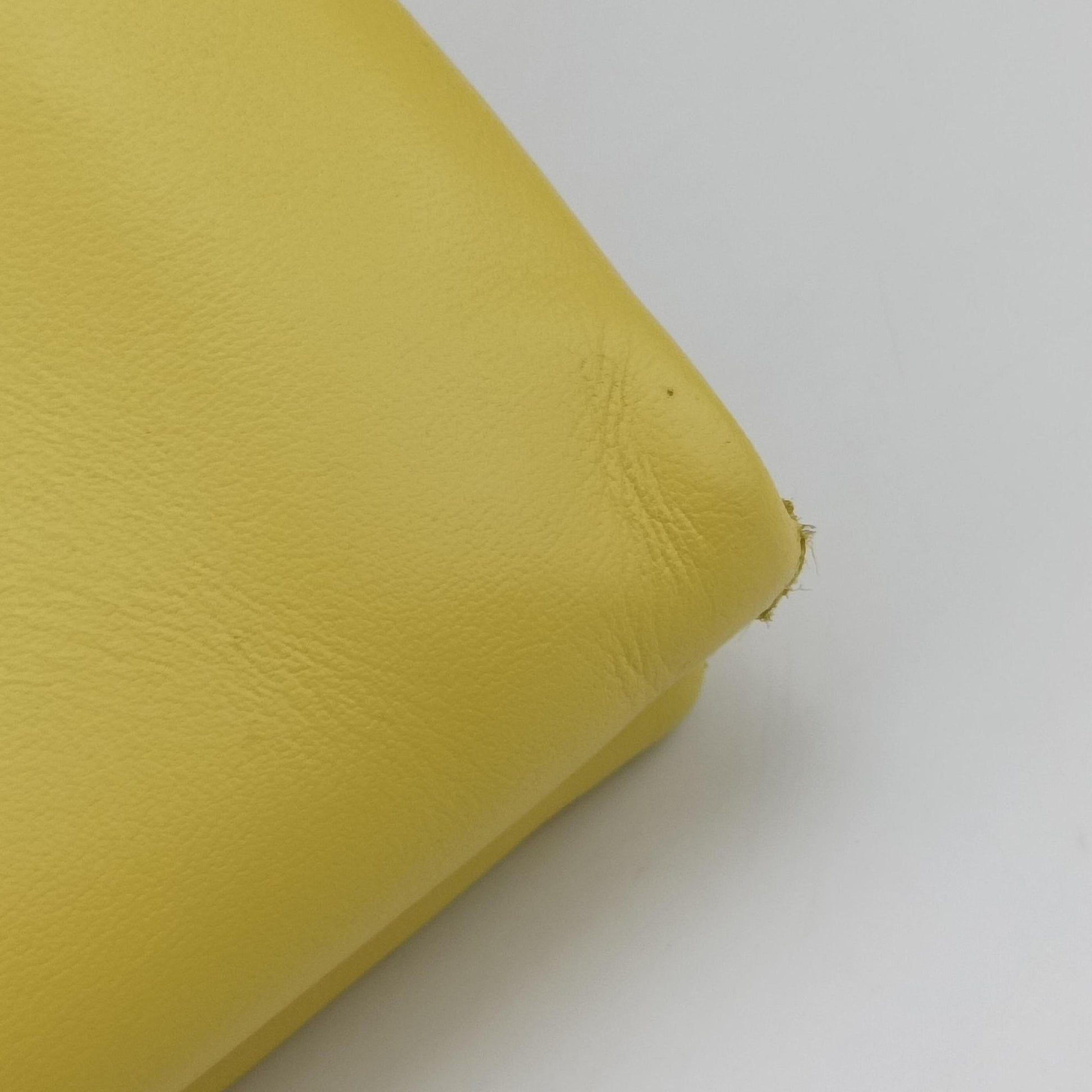 Rockstud Va Va Voom Yellow Leather Lot number unknownロックスタッズ ヴァ ヴァ ヴーム イエロー レザー 製番不明